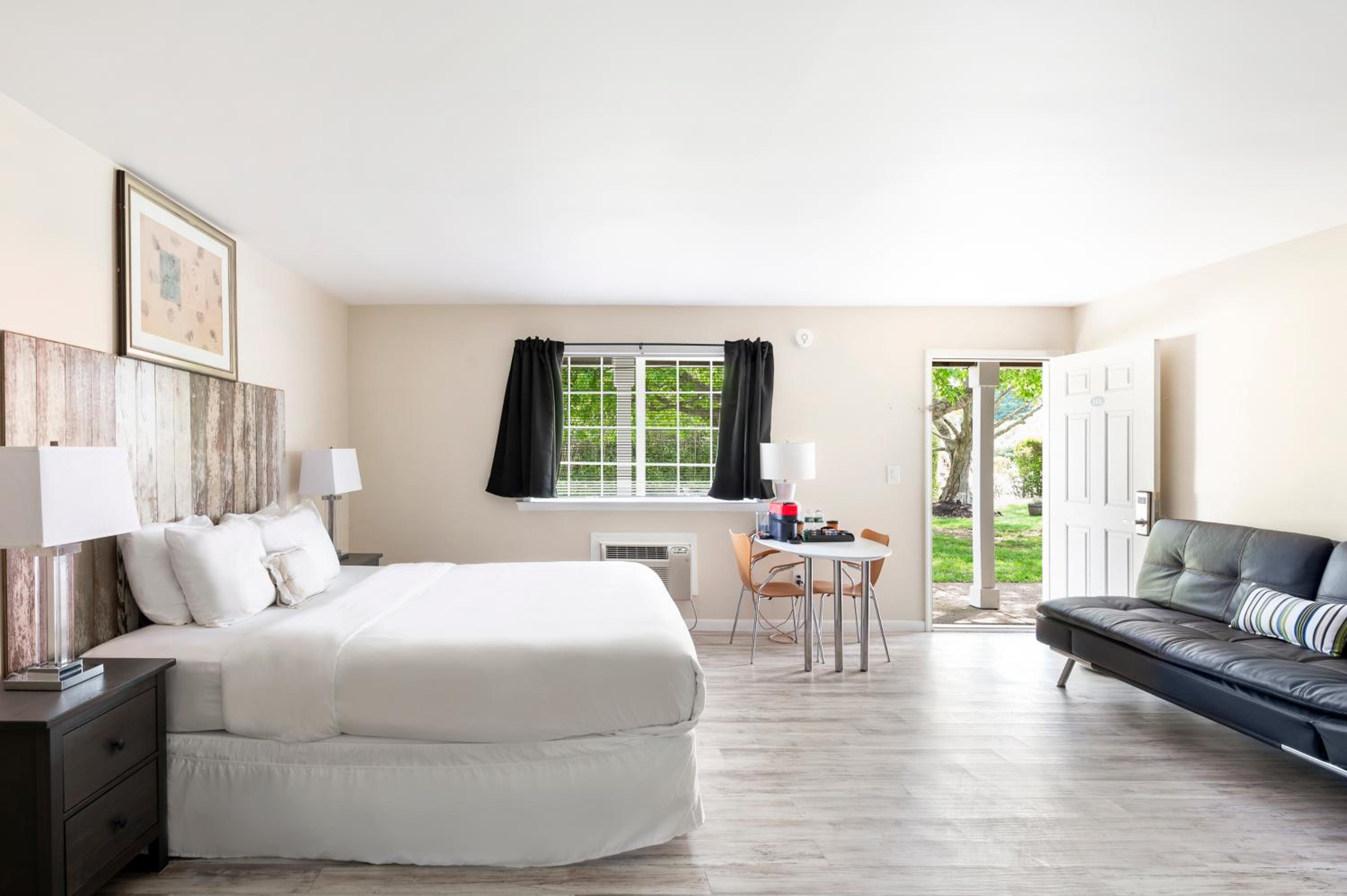 Double Room with Two Double Beds - Photo 7