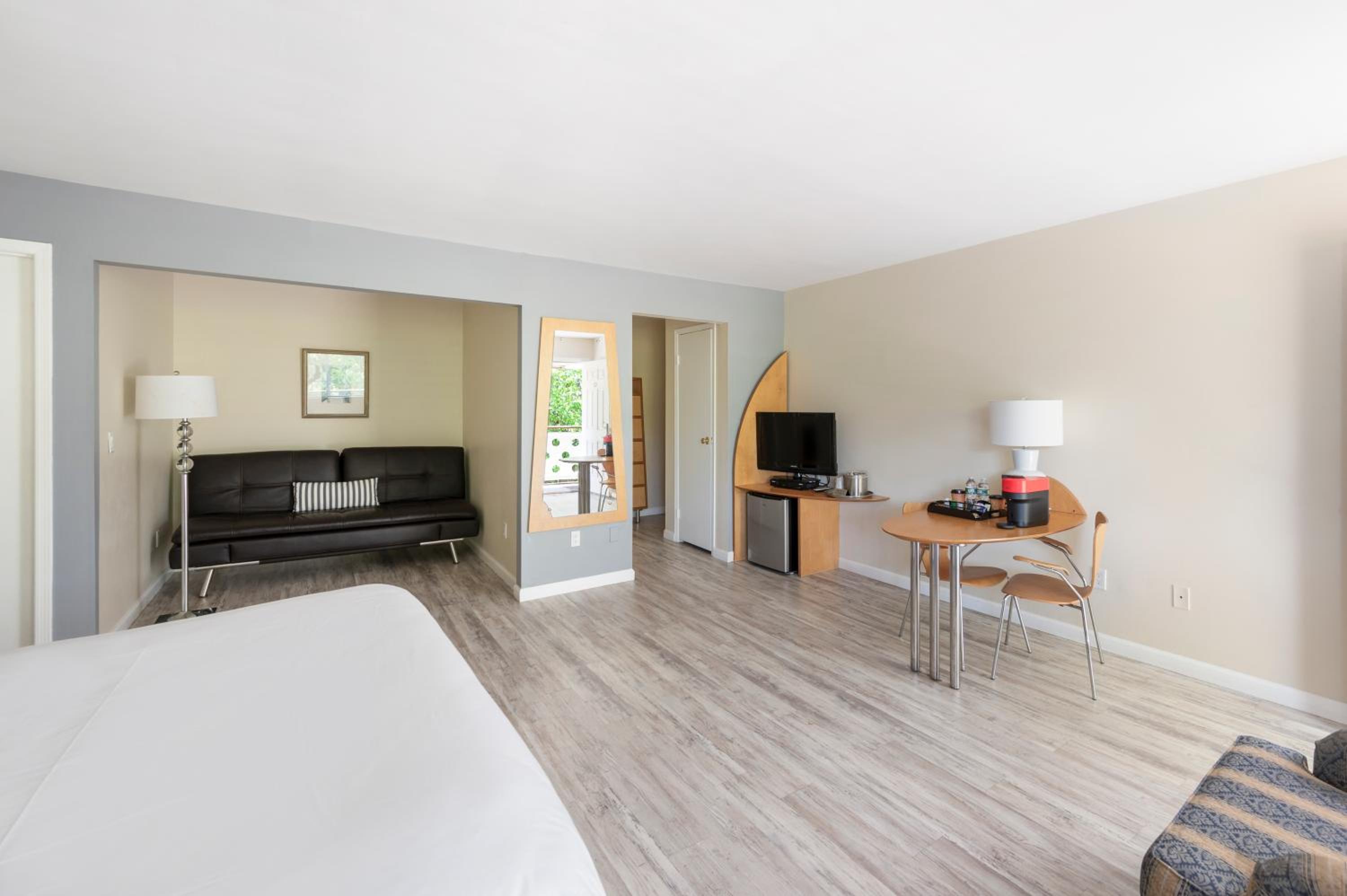 Double Room with Two Double Beds - Photo 5