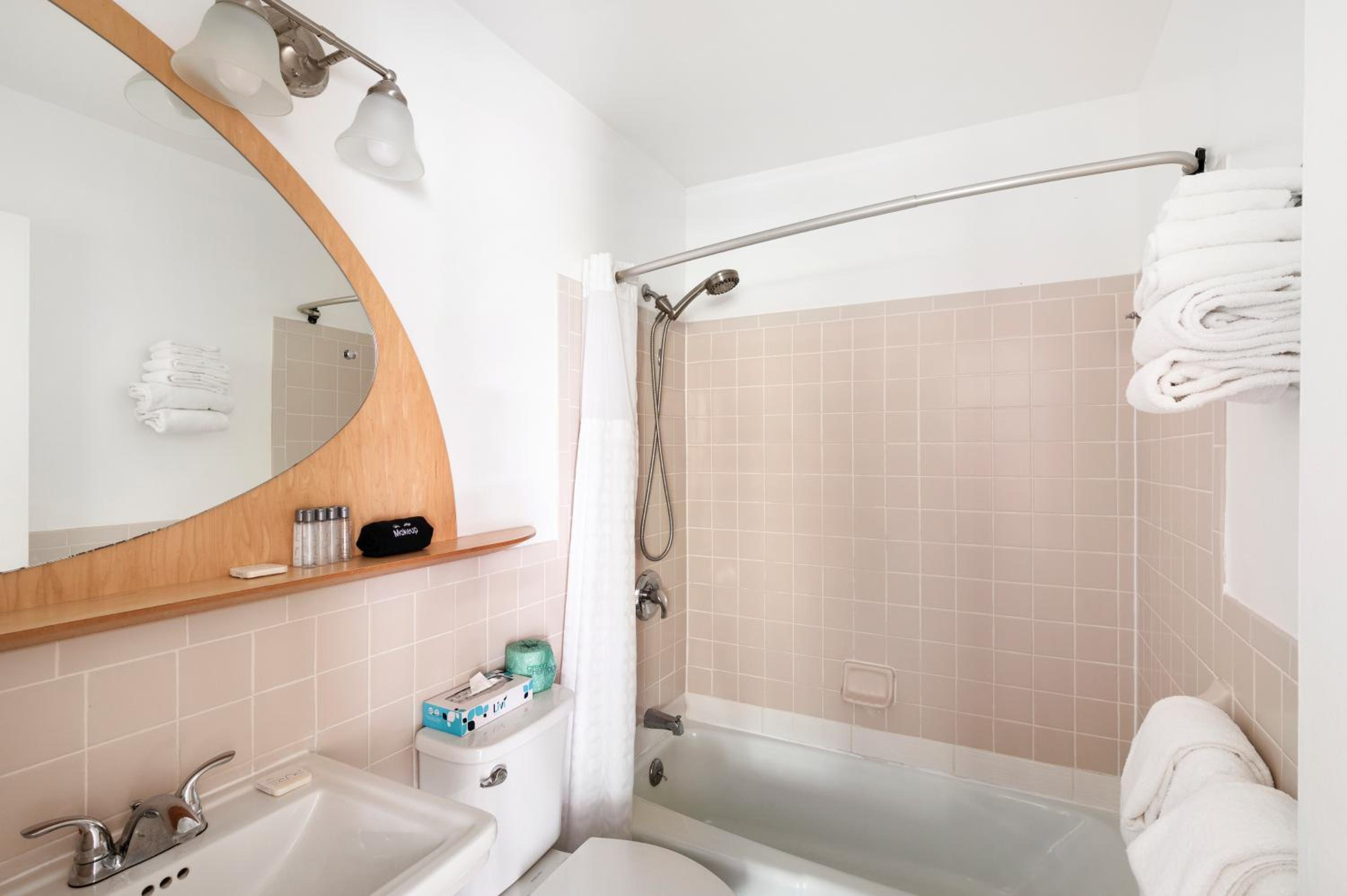 Double Room with Two Double Beds - Photo 21