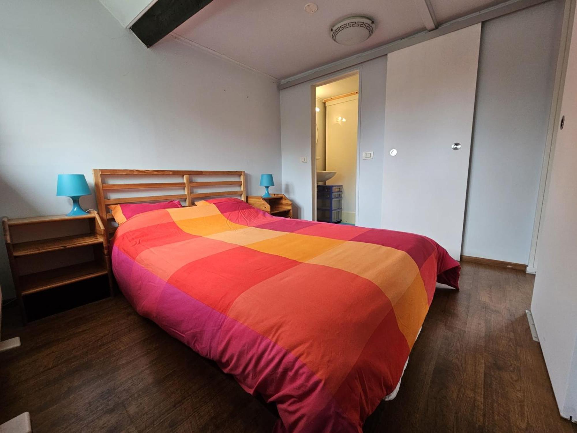 One-Bedroom Apartment photo 2