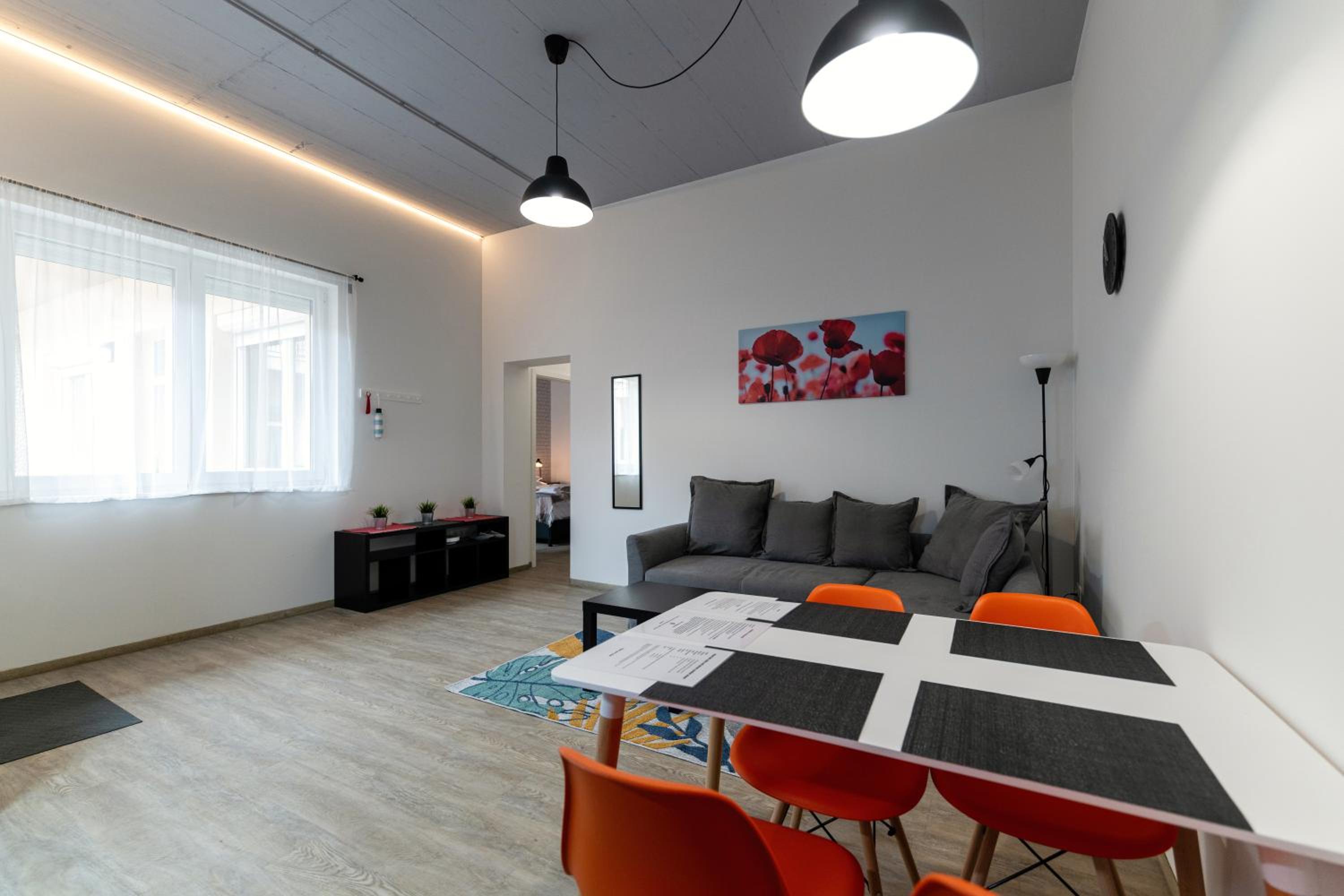 One-Bedroom Apartment