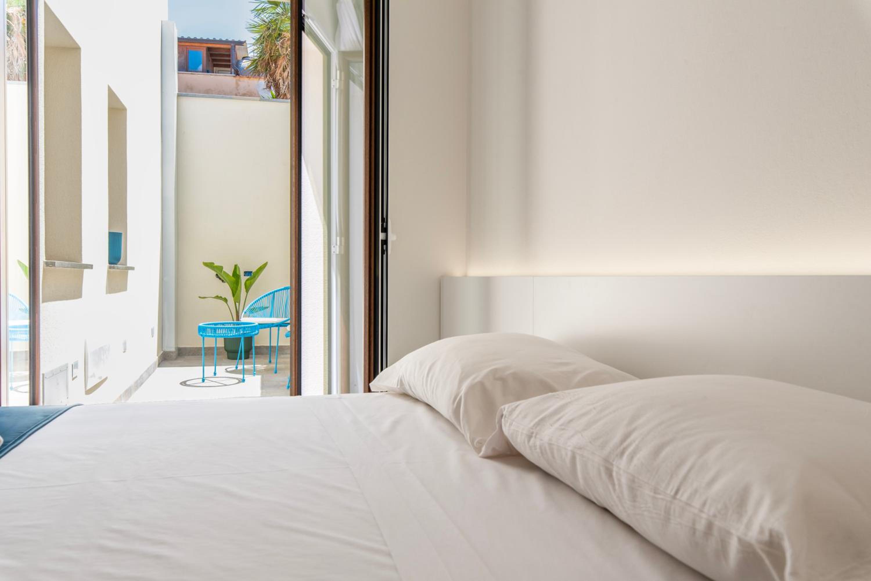 Double Room with Terrace - Photo 1