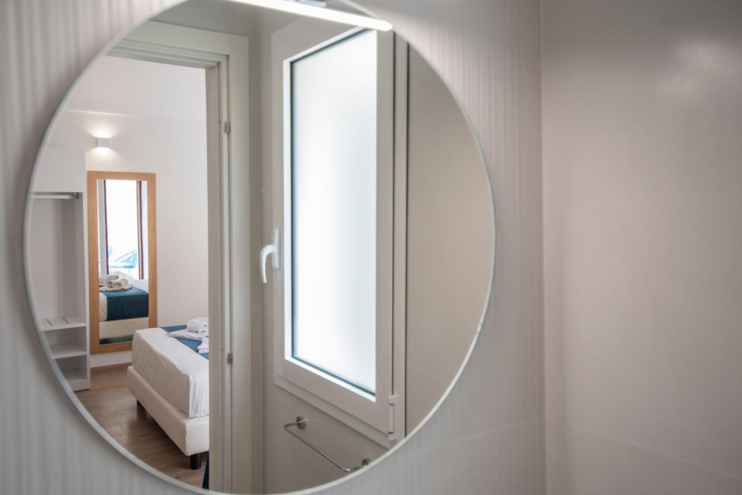 Double Room with Terrace - Photo 3