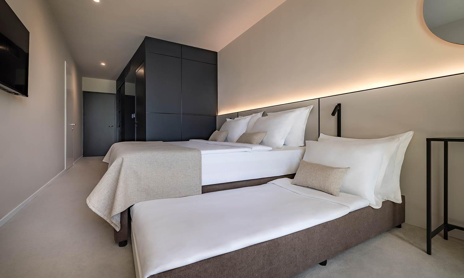 Deluxe Double Room with Balcony and Limited Sea View photo 2