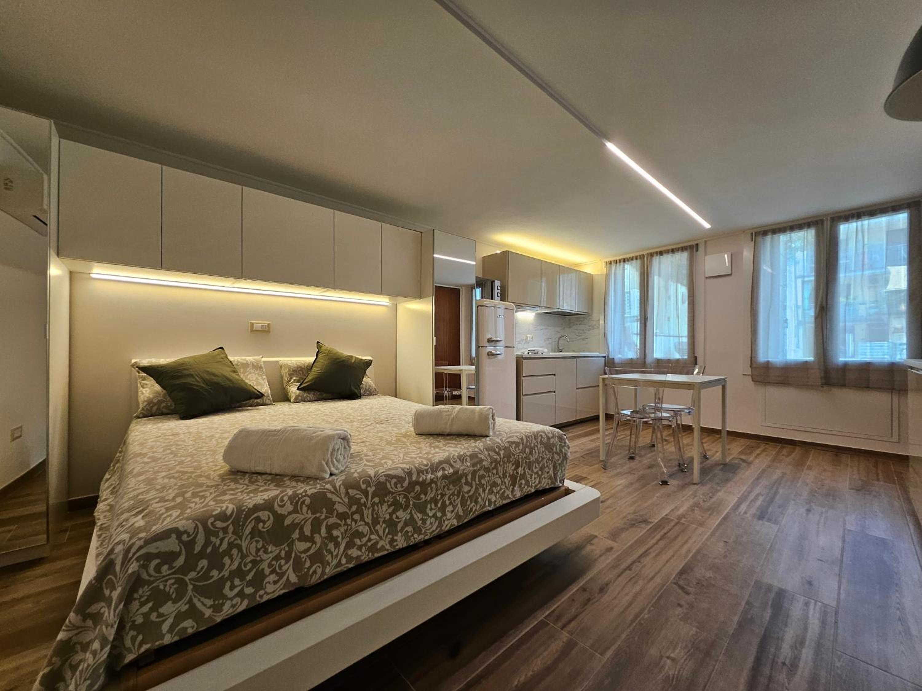 One-Bedroom Apartment