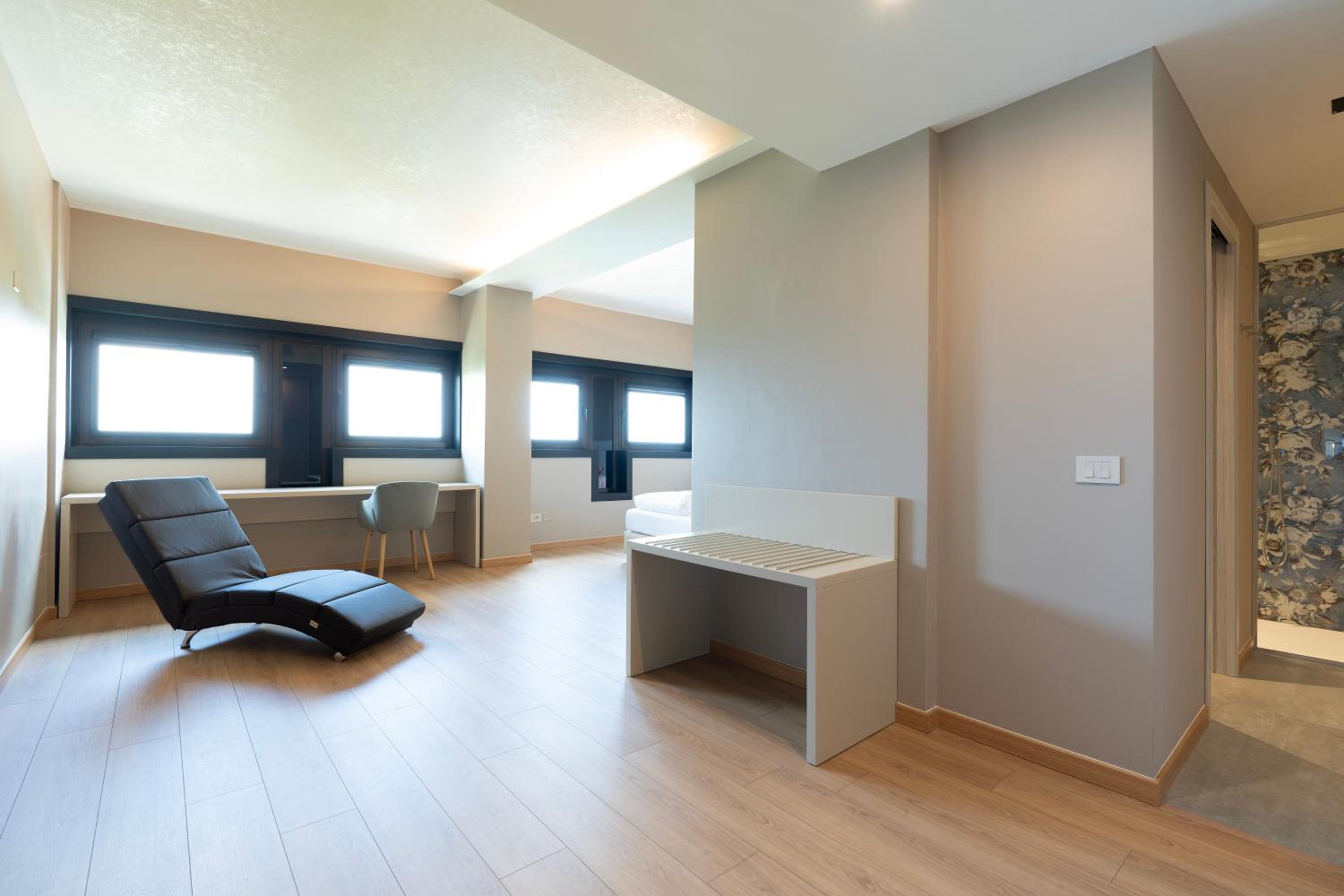 Suite - Photo 2