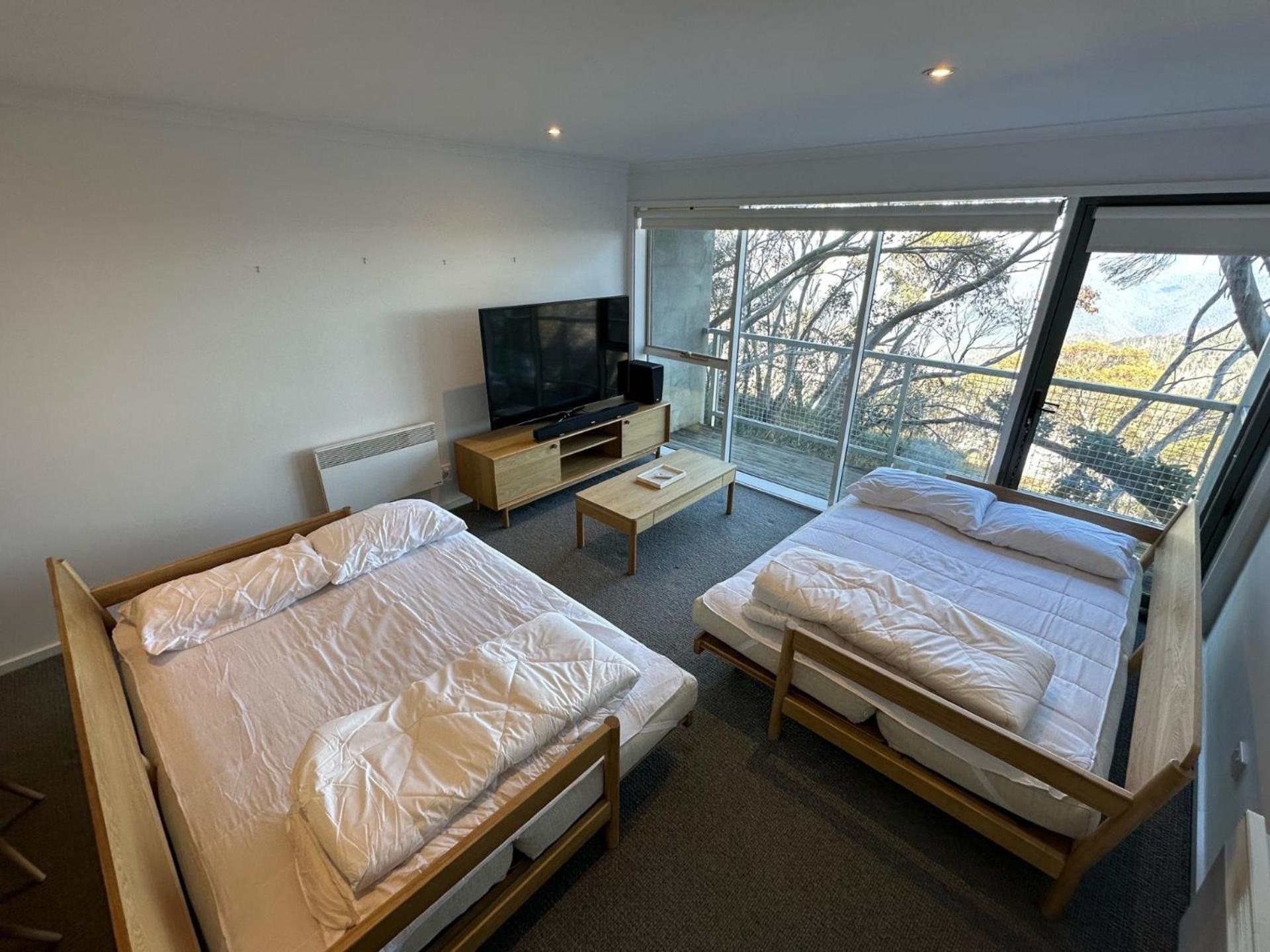 Apartment with Mountain View photo 1