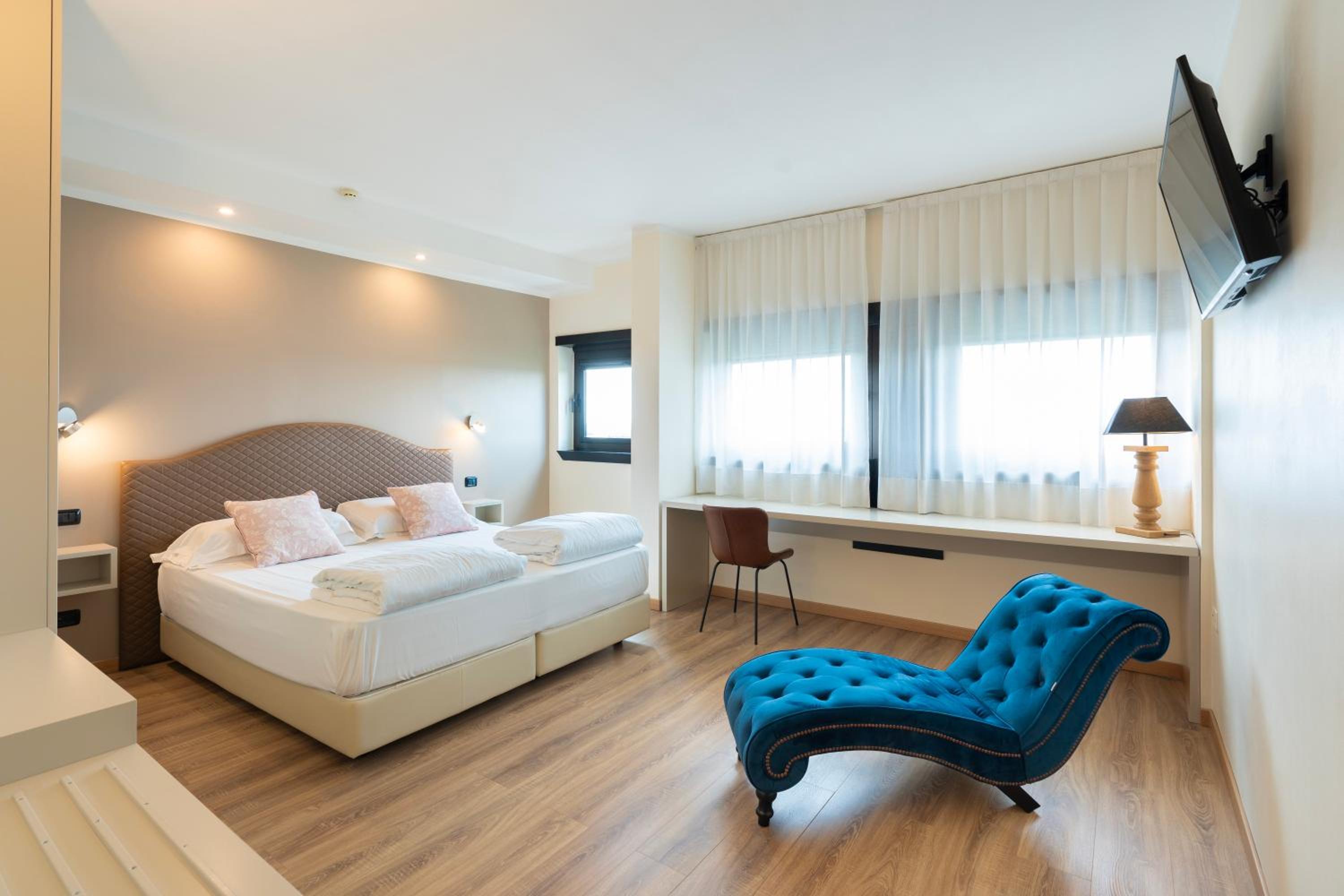 Superior Double or Twin Room - Photo 1
