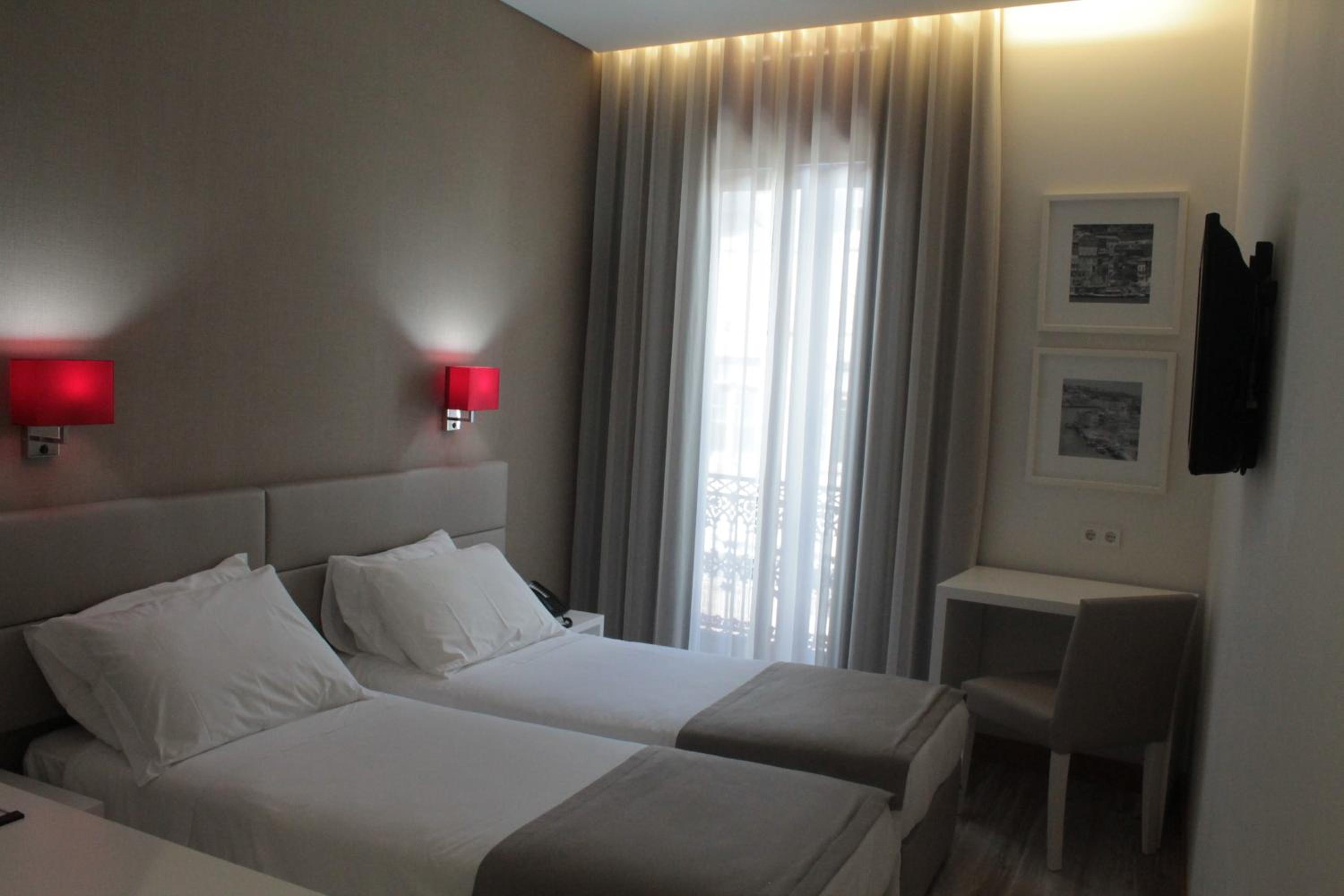 Double or Twin Room - Photo 5