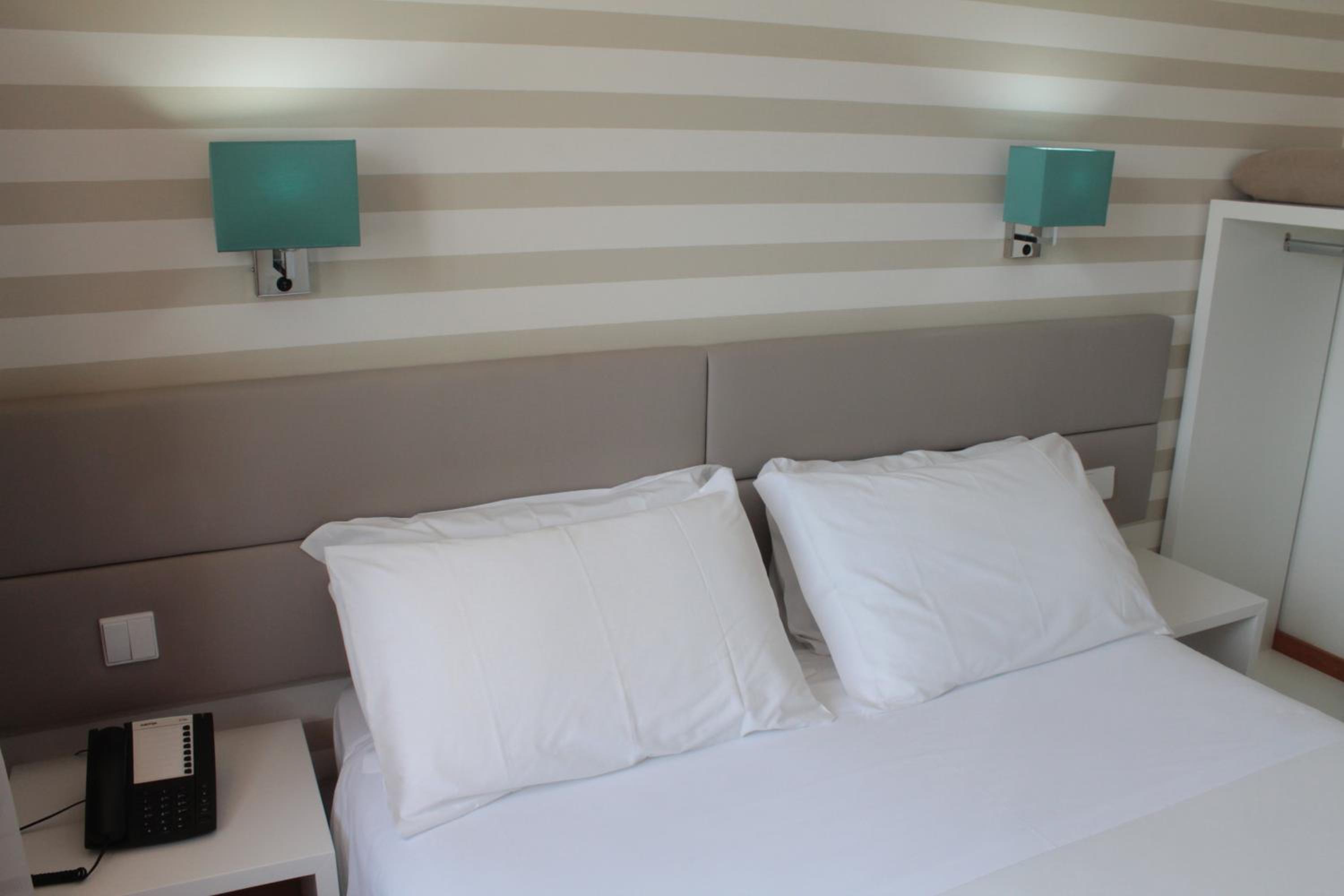 Double or Twin Room - Photo 7