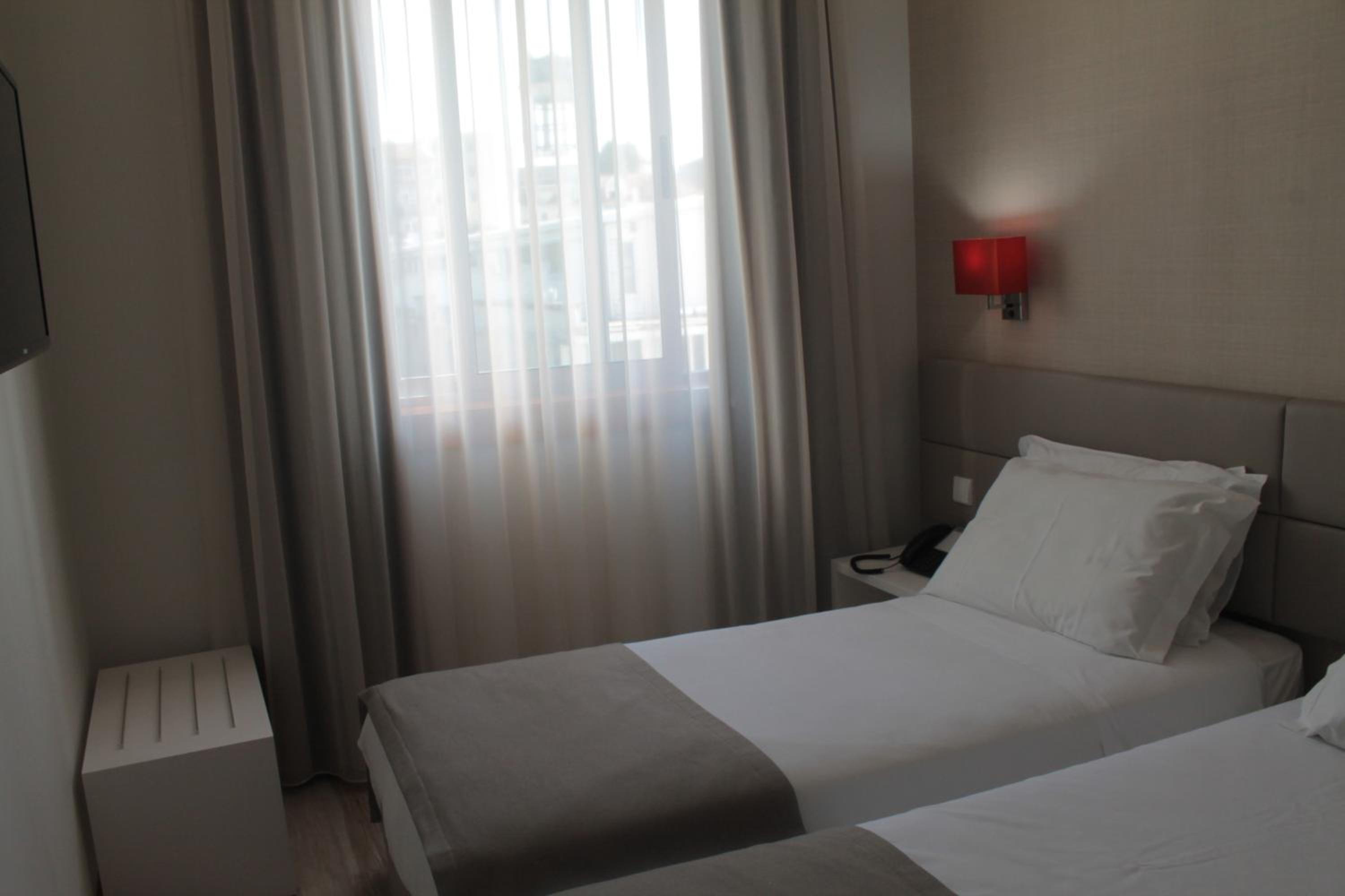 Double or Twin Room - Photo 2