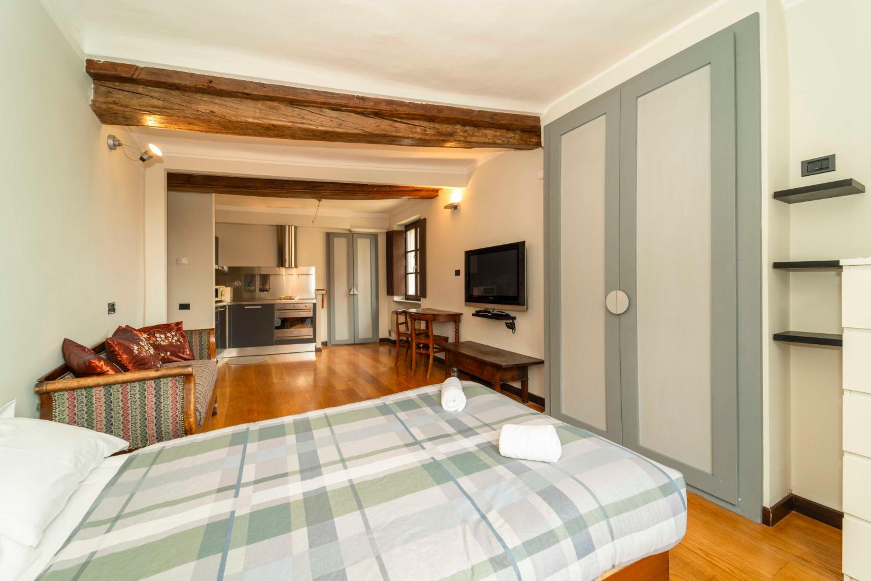 One-Bedroom Apartment