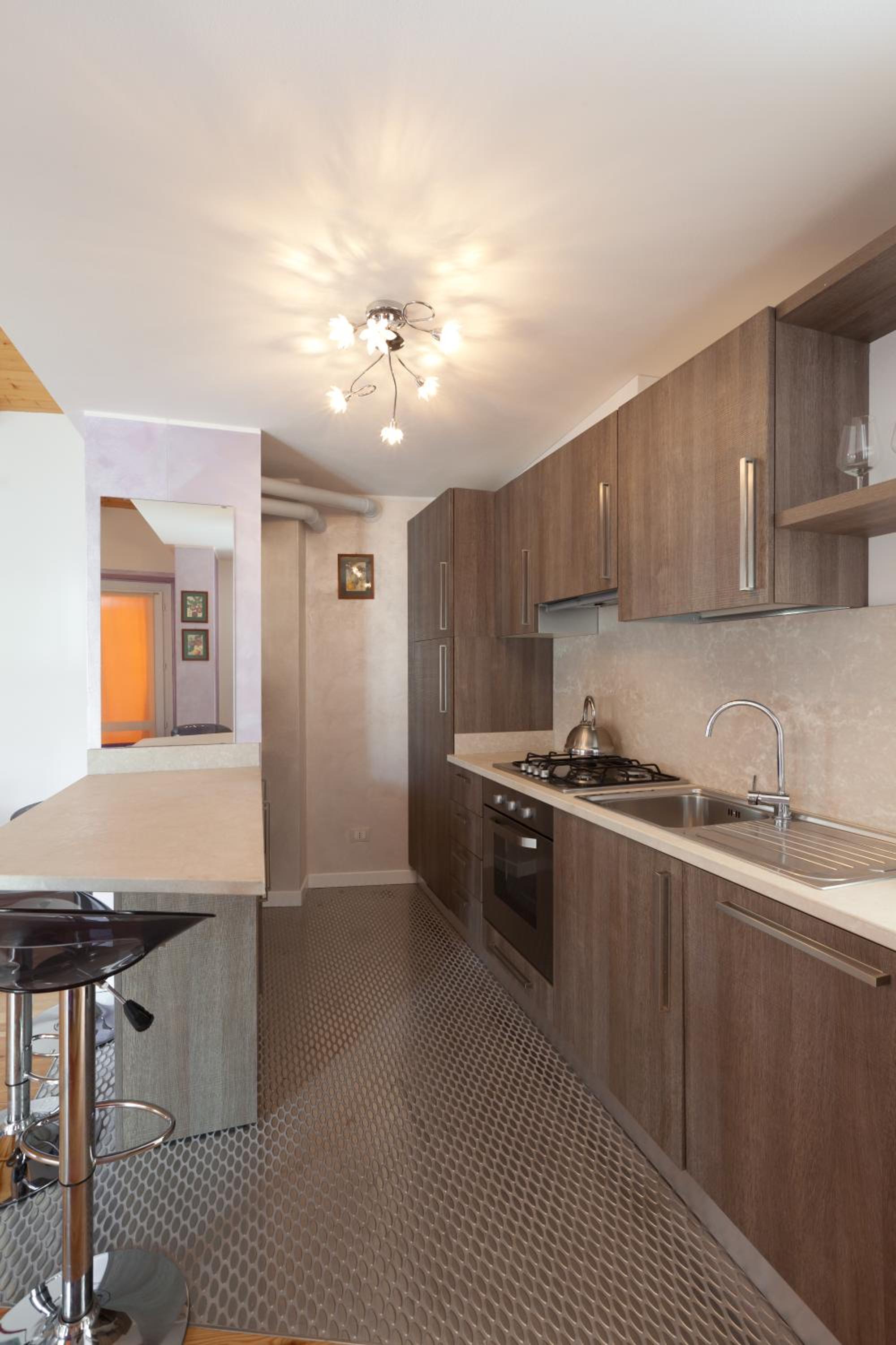 One-Bedroom Apartment with Terrace - Photo 8