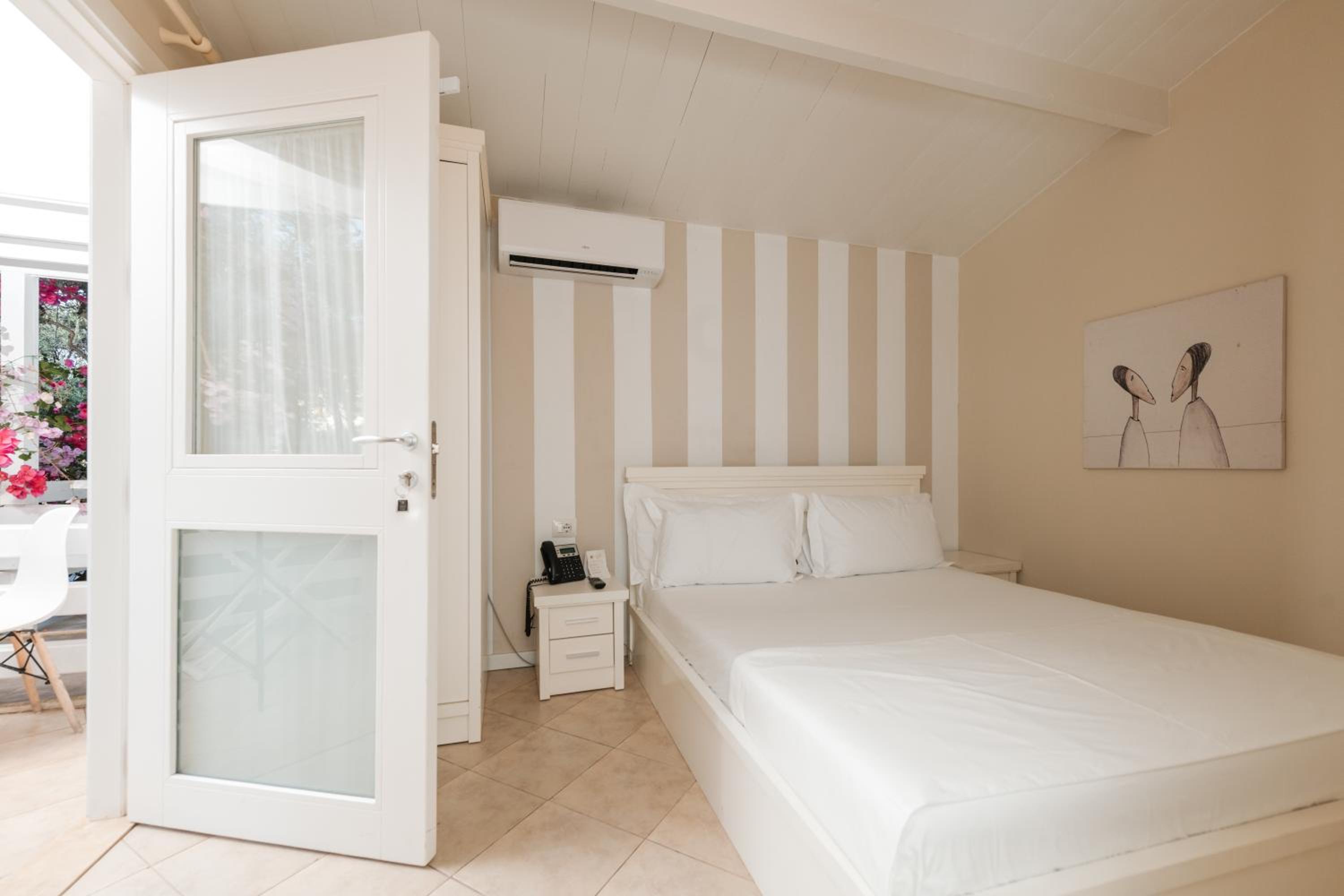 Cabin Room
