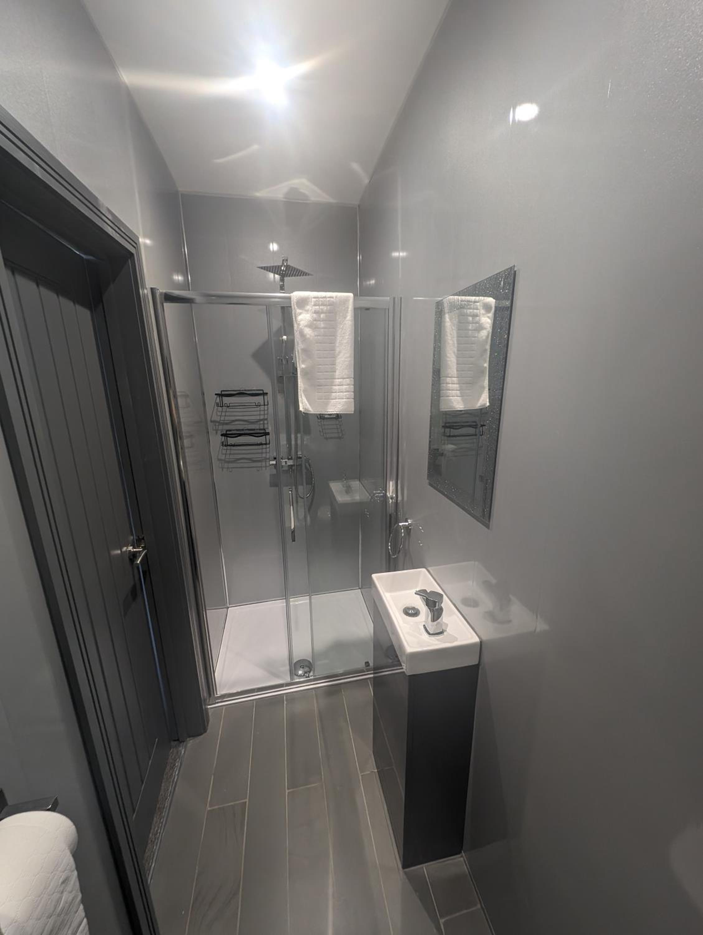 Double Room with Private Bathroom photo 2