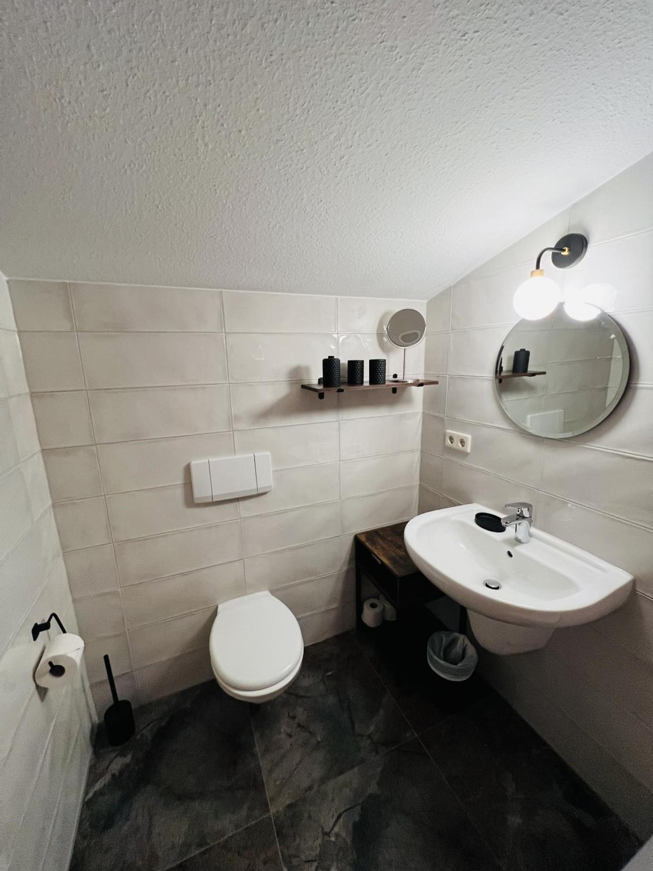 Small Double Room - Photo 8
