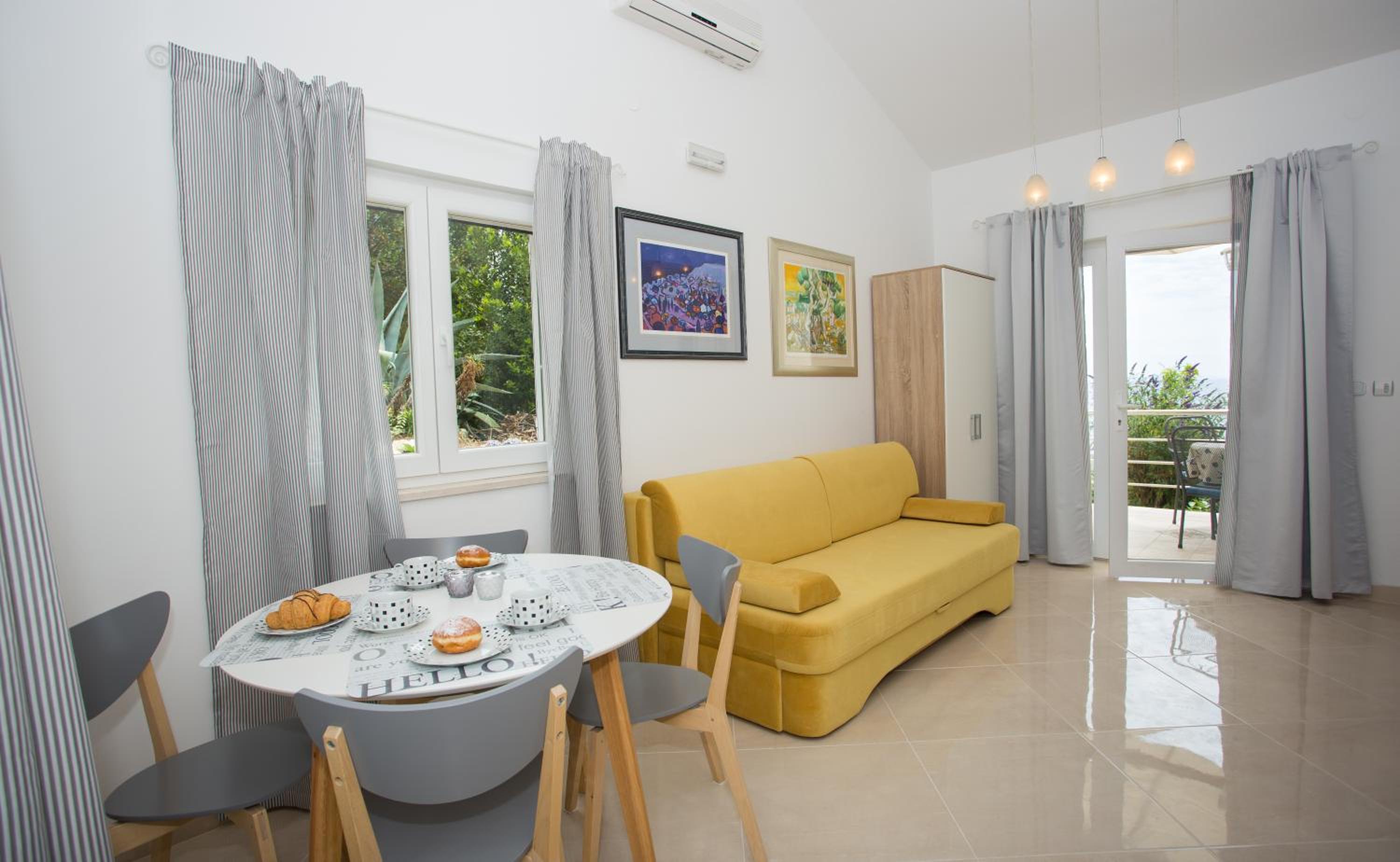 One-Bedroom Apartment