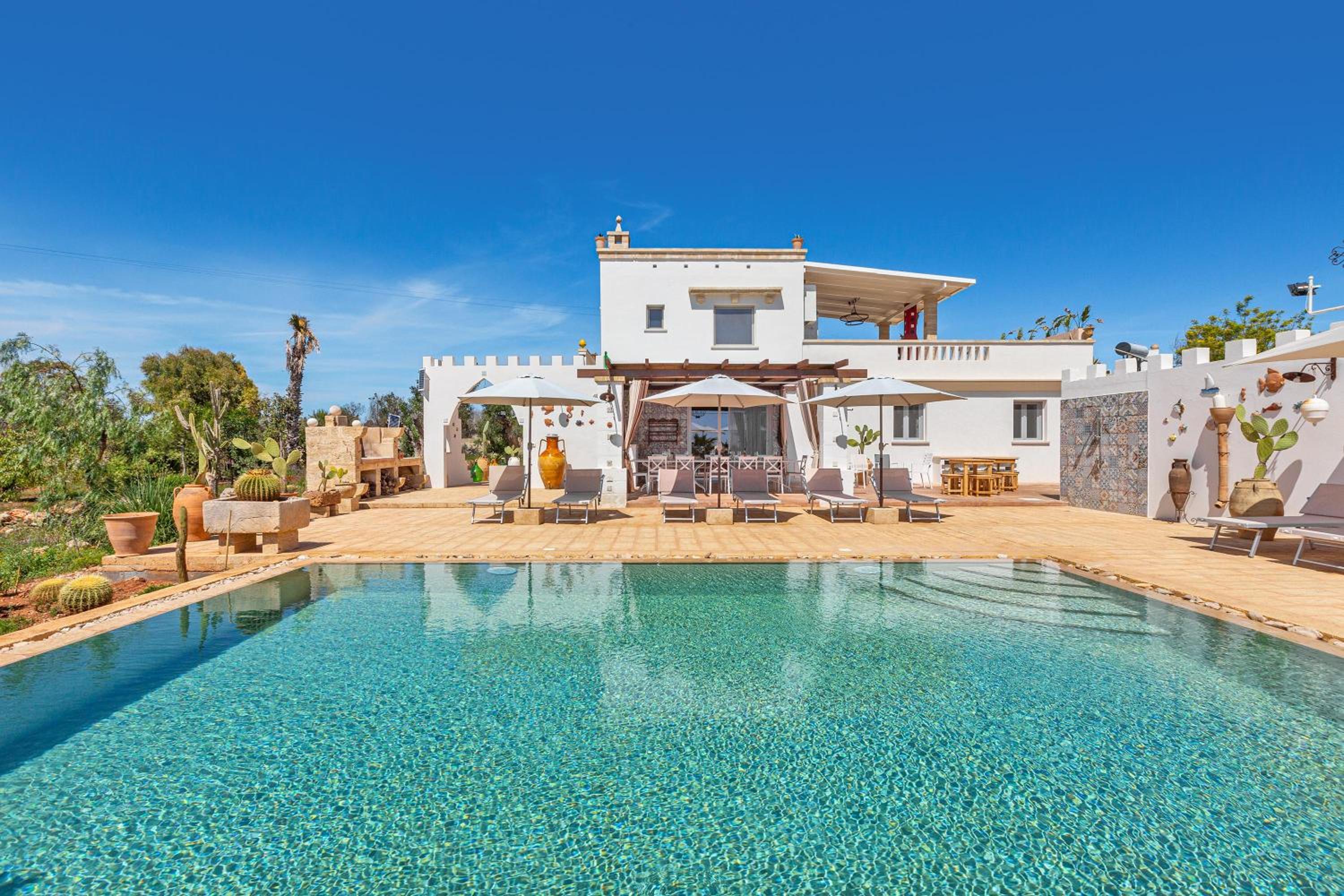 Three-Bedroom Villa photo 2