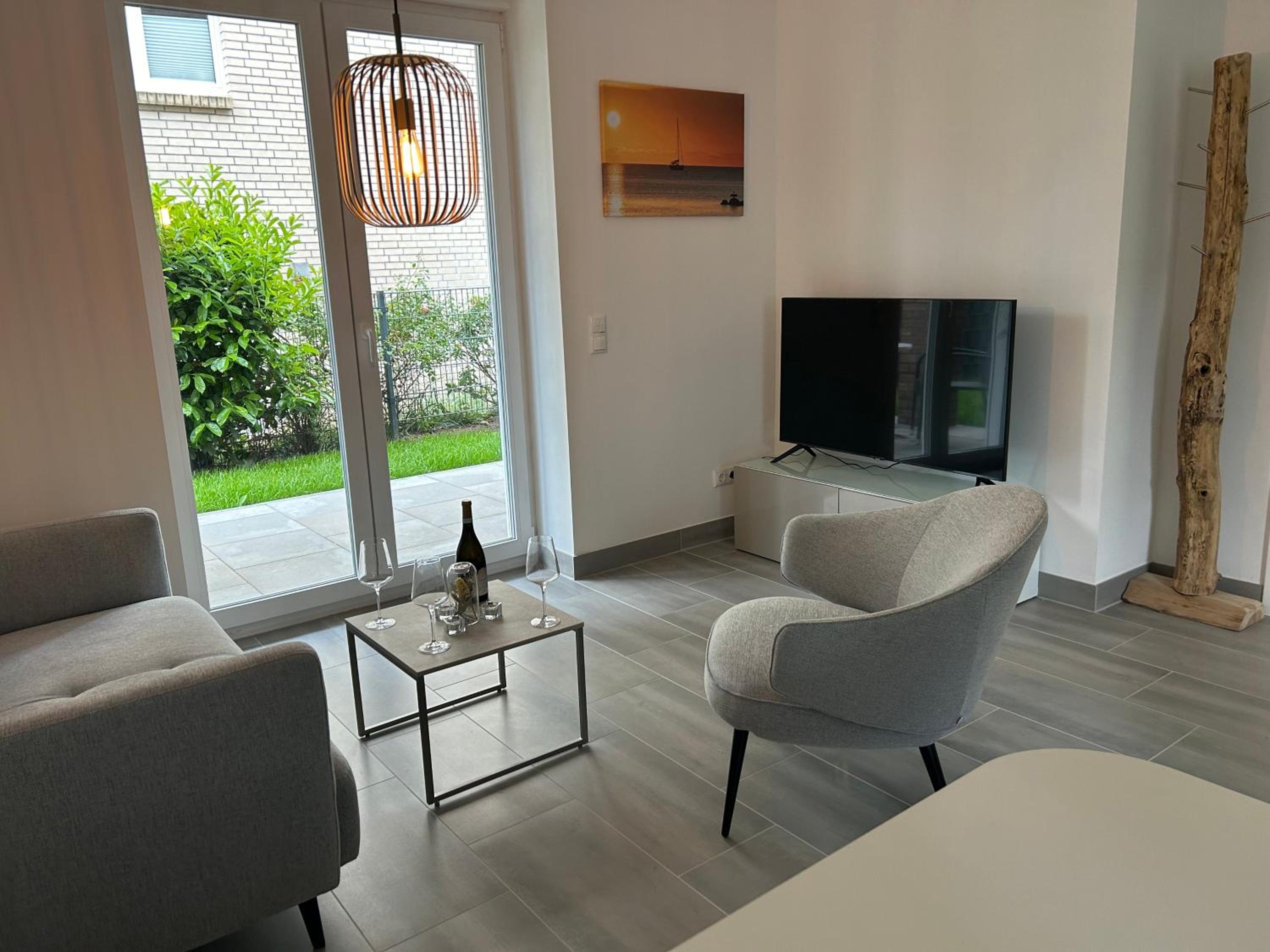One-Bedroom Apartment with Terrace