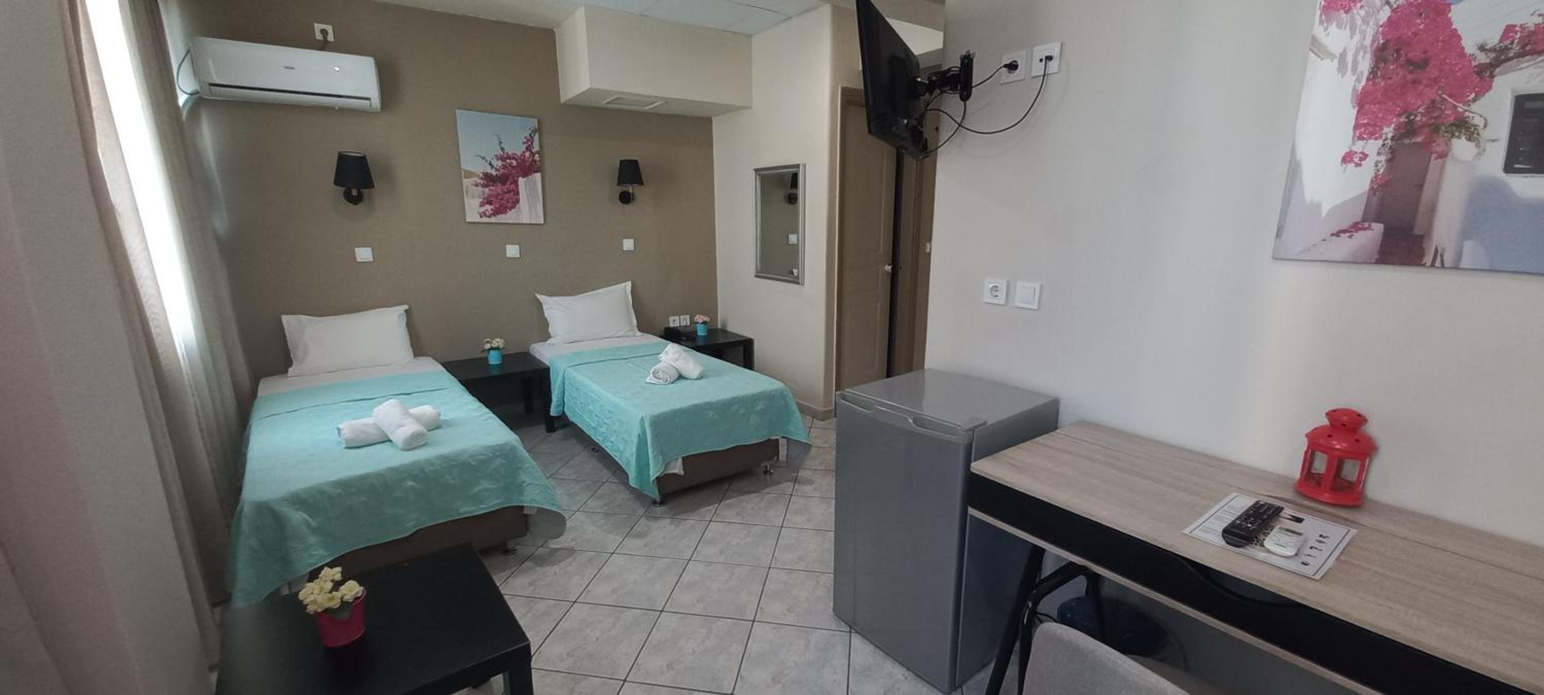 Basic Triple Room photo 3