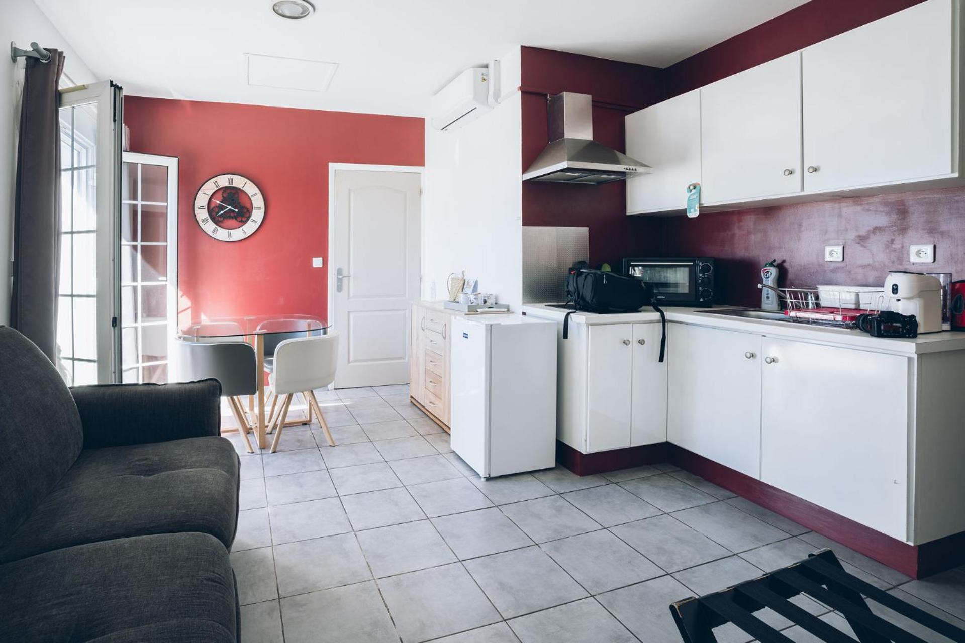 Two-Bedroom Apartment - Photo 4