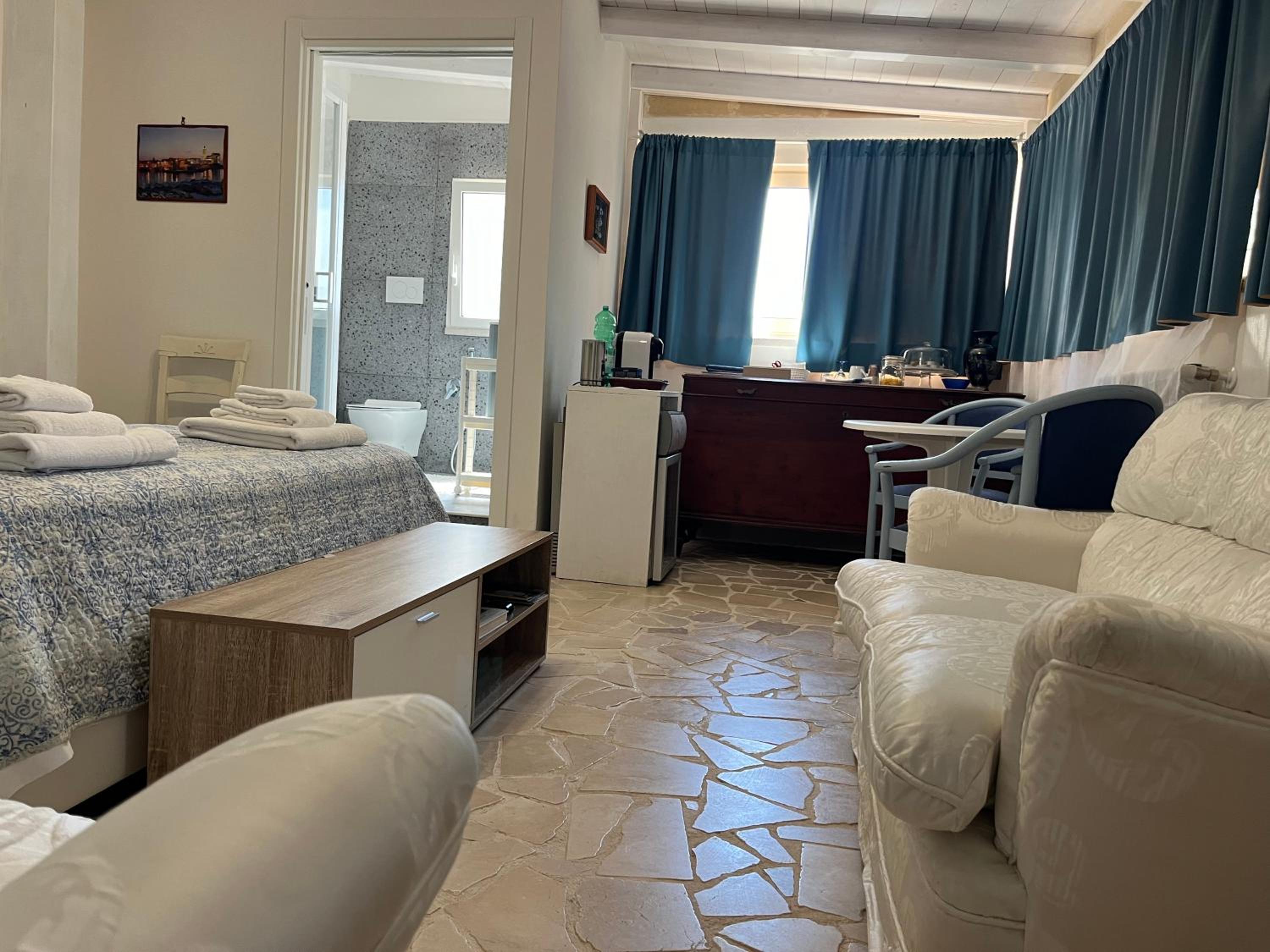 One-Bedroom Suite photo 2