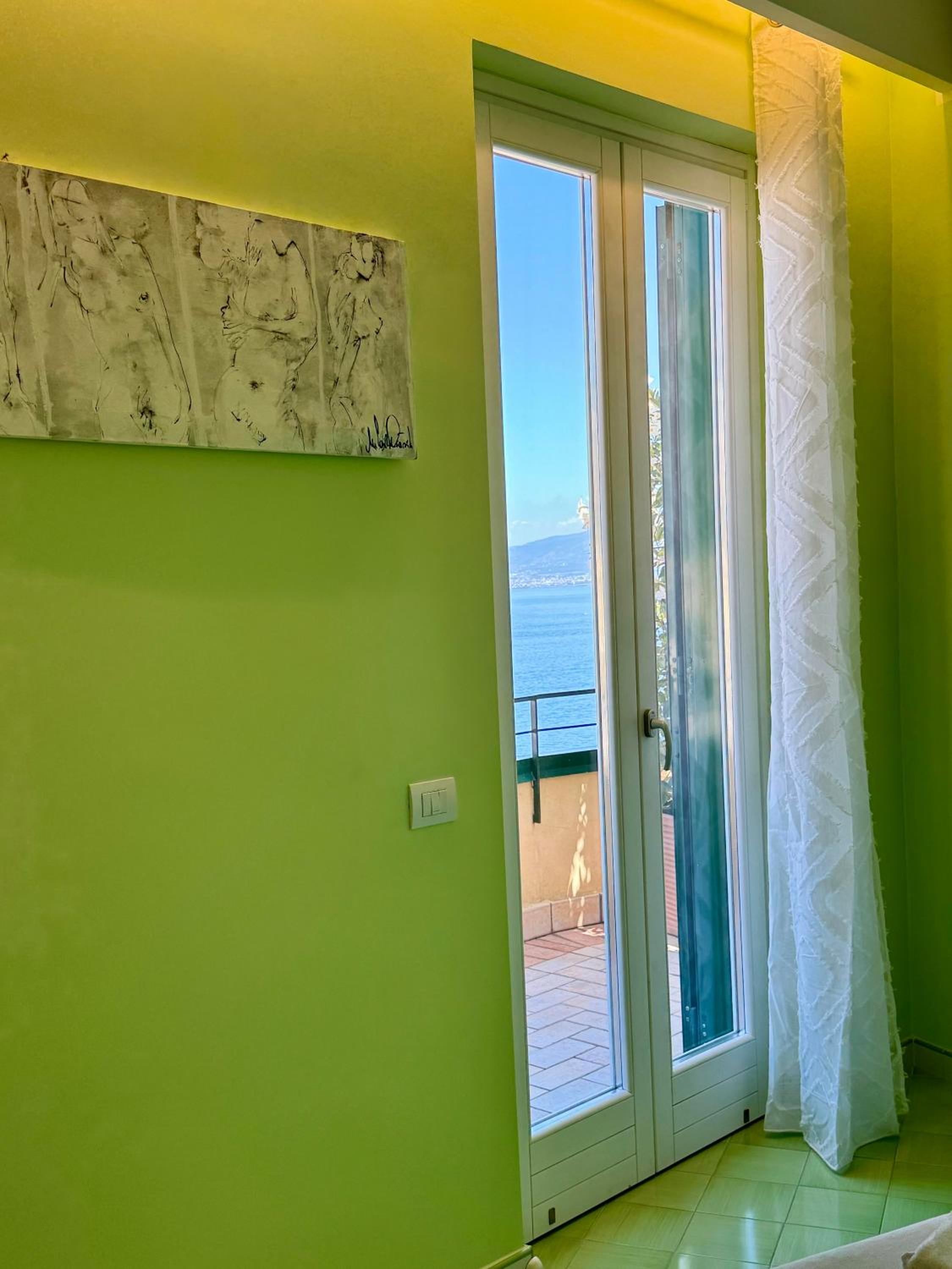 Deluxe Double Room with Balcony and Sea View photo 2