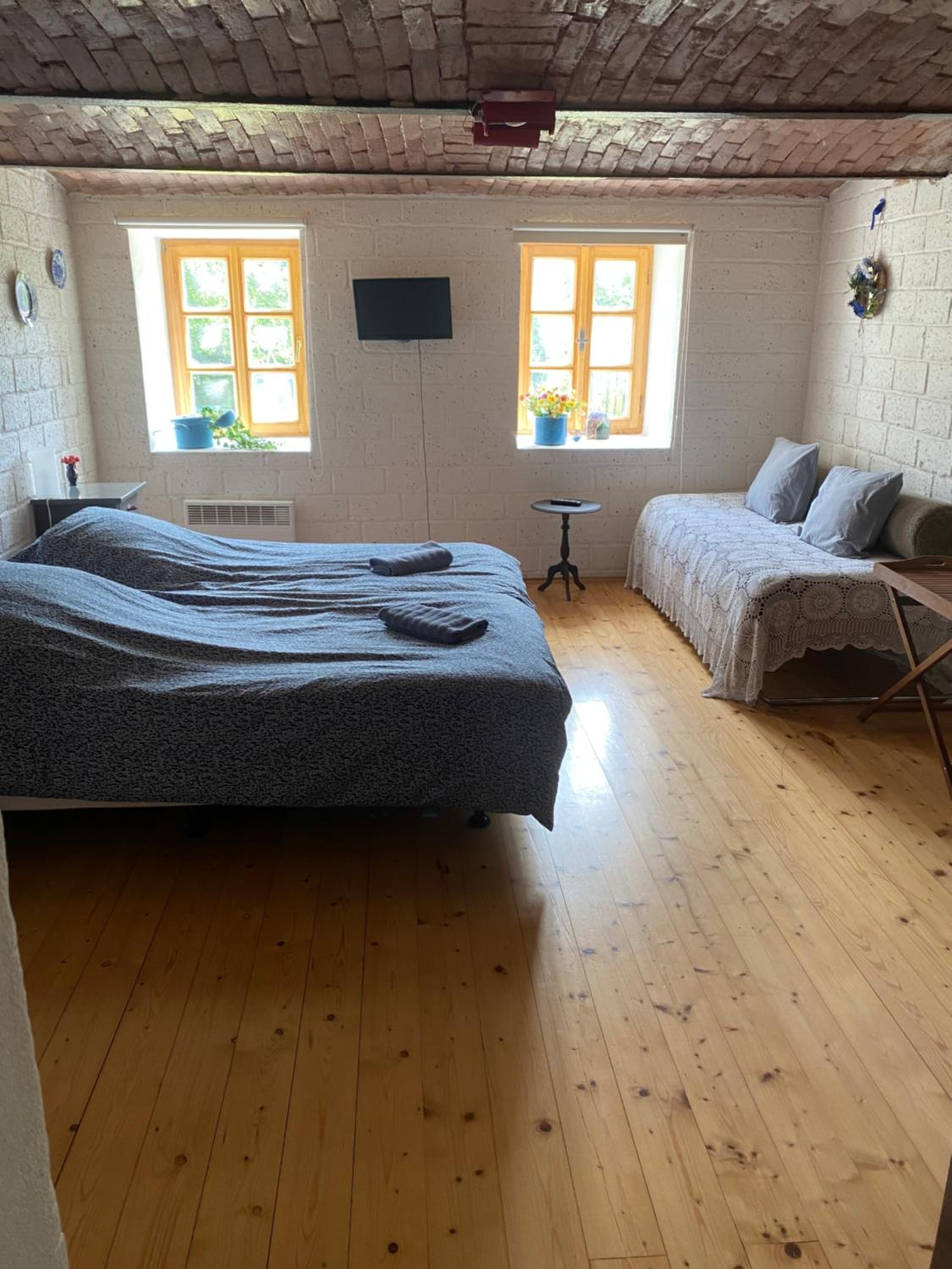Large Double Room photo 1