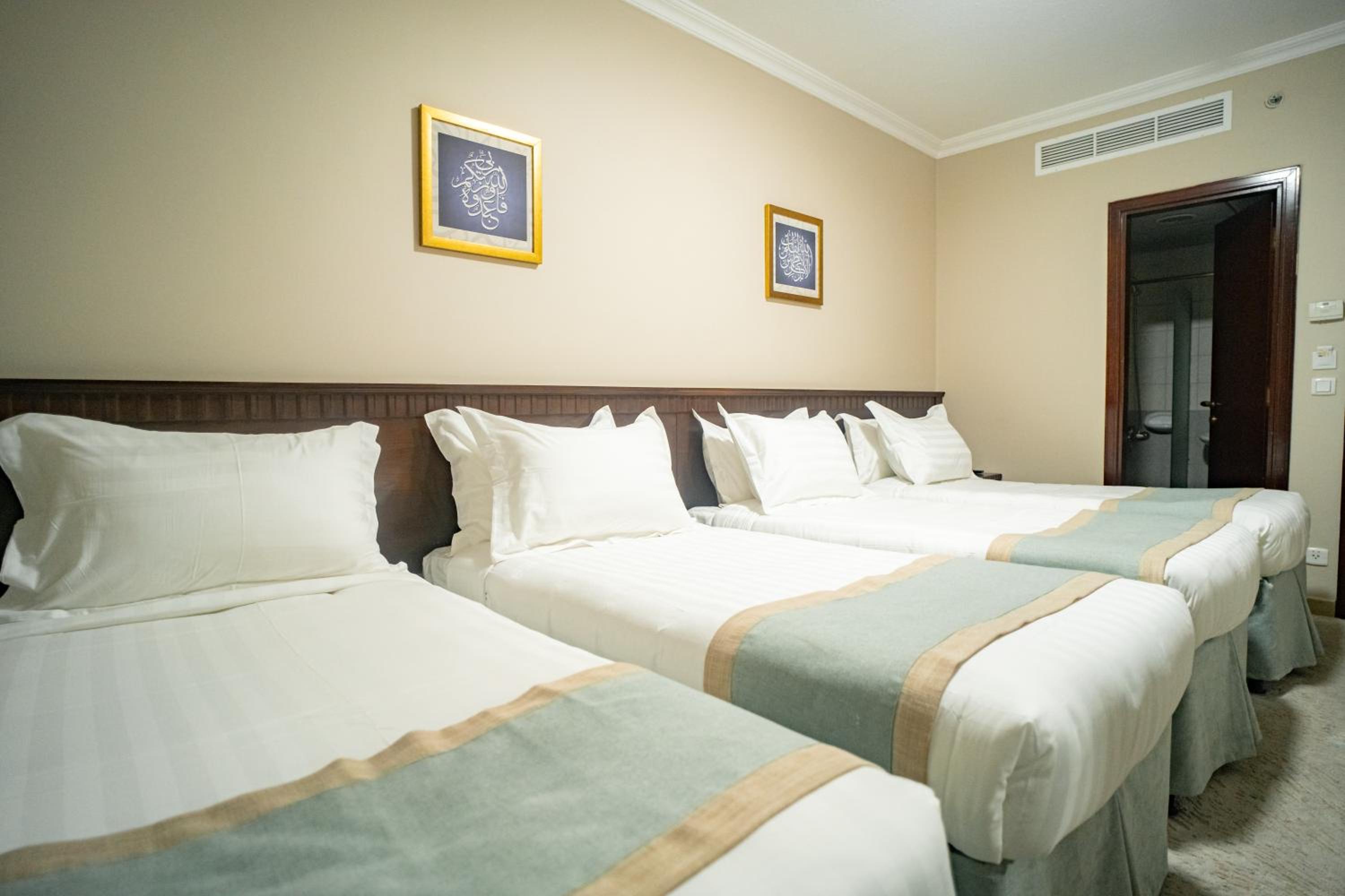 Standard Quadruple Room - Photo 1