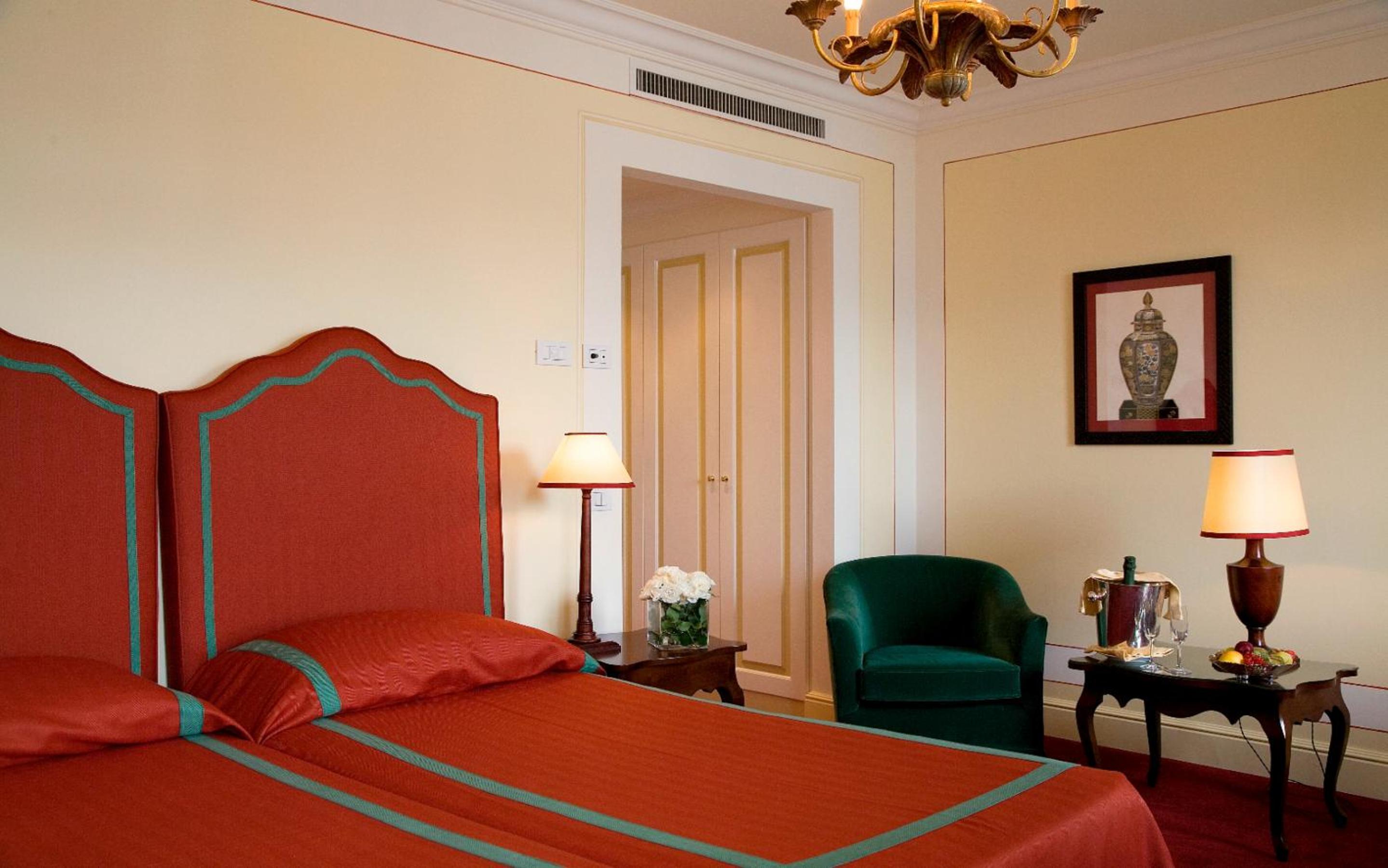 Superior Double Room with Partial Lake View