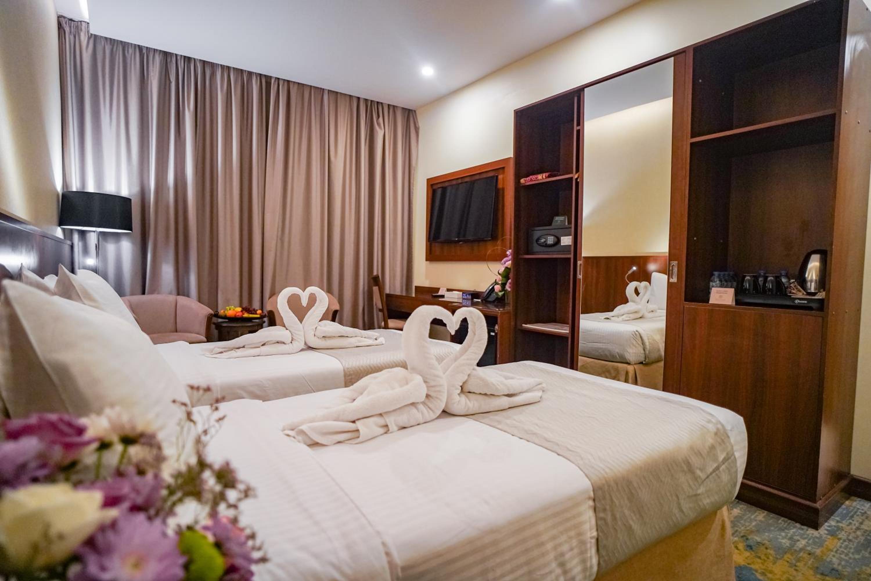 Double Room - Photo 8