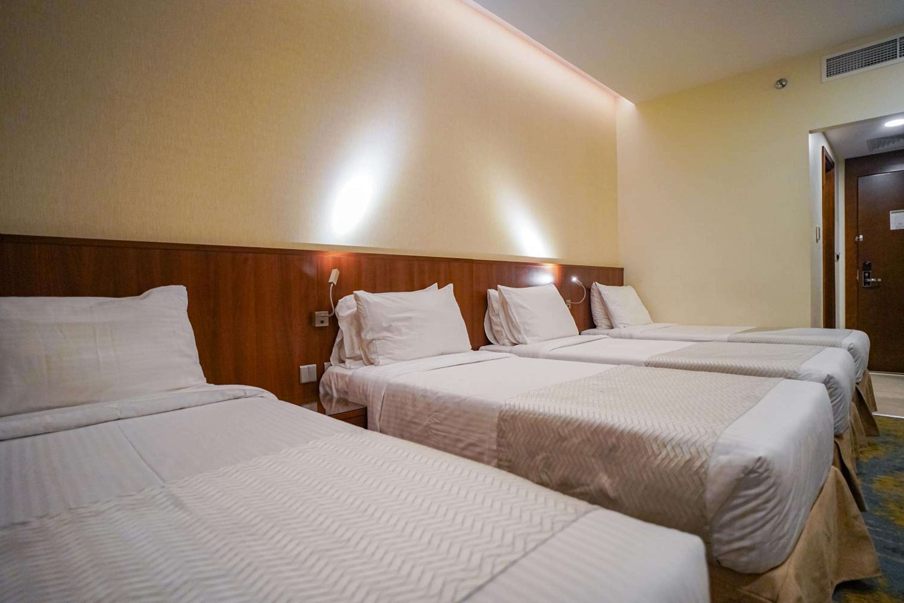 Quadruple Room - Photo 6