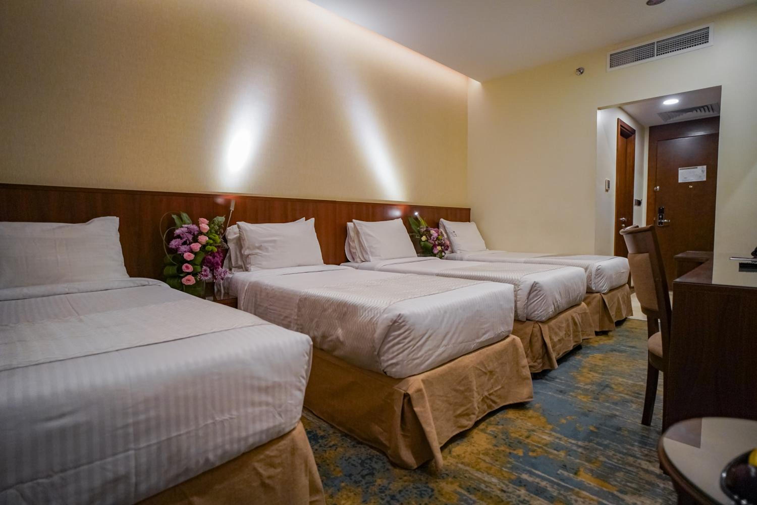 Quadruple Room - Photo 5