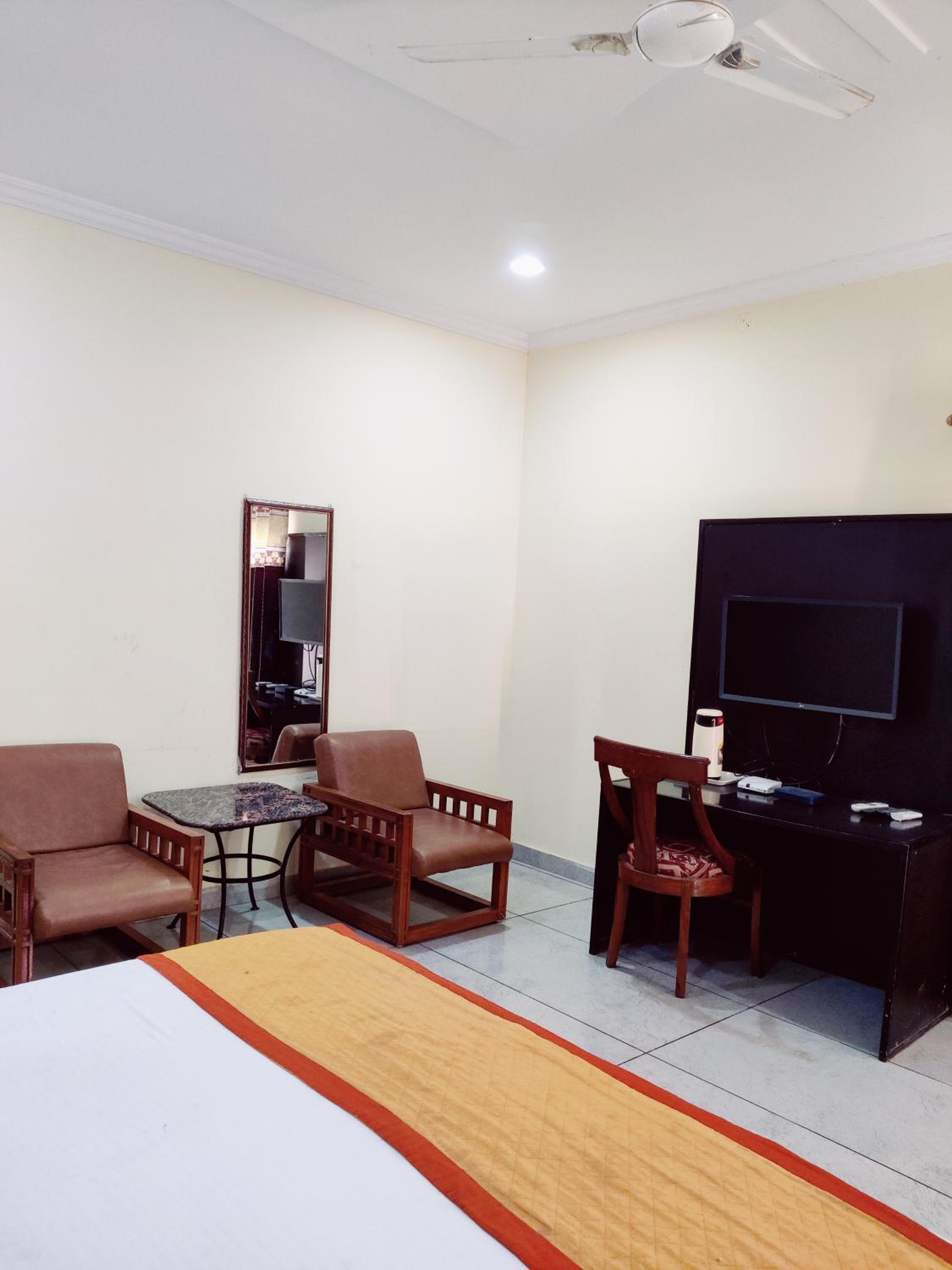 King Room with Pool View photo 3