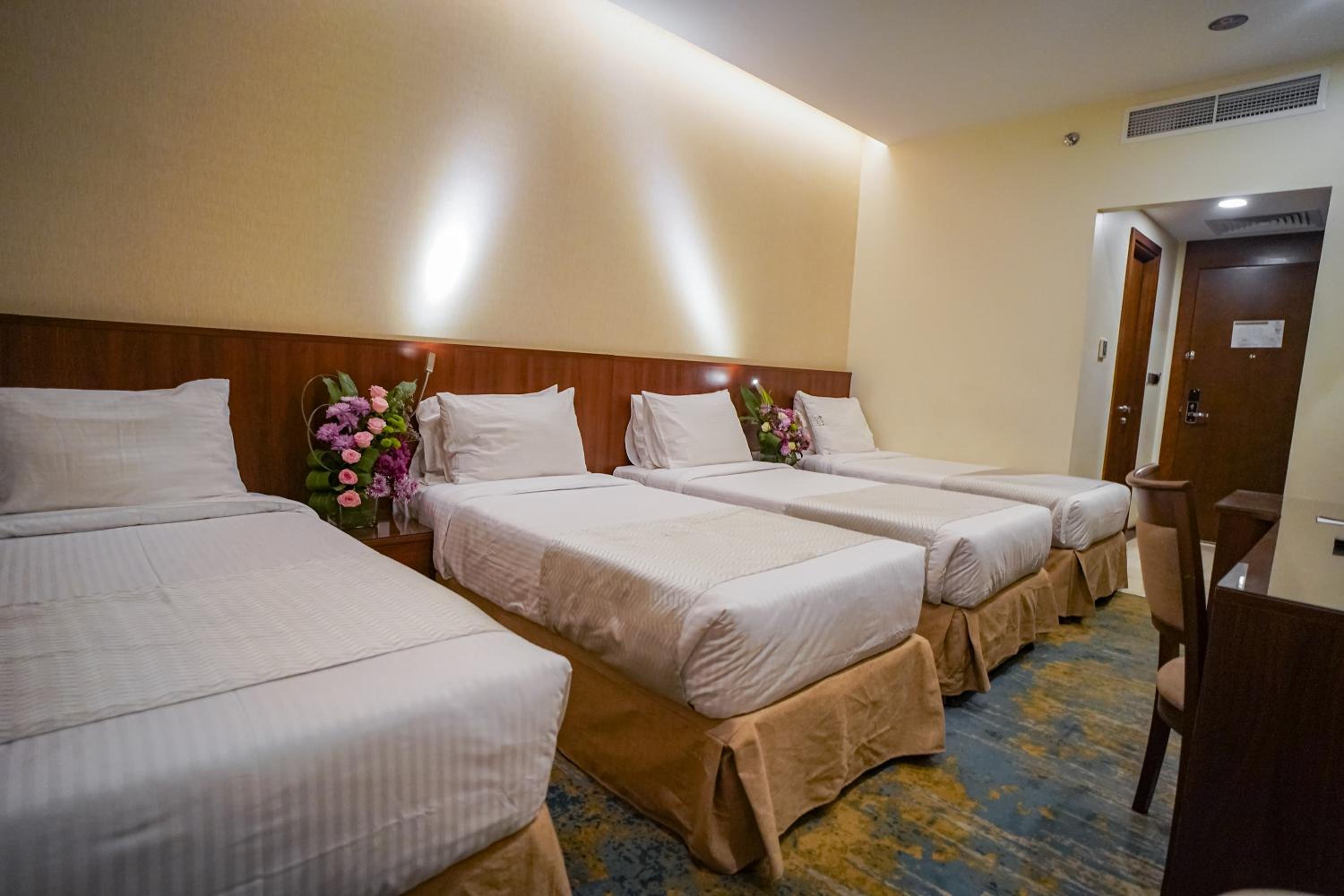 Quadruple Room - Photo 7