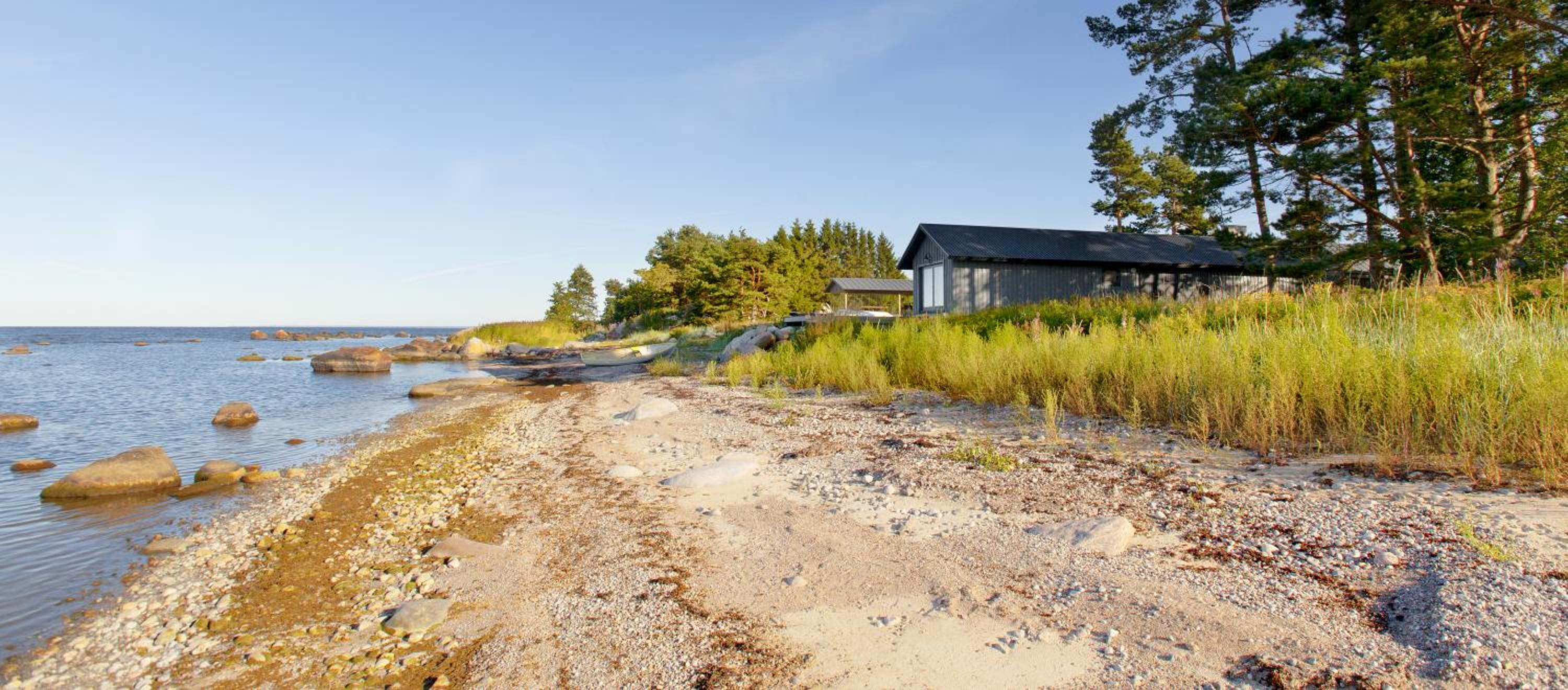 Six-Bedroom House - Photo 26