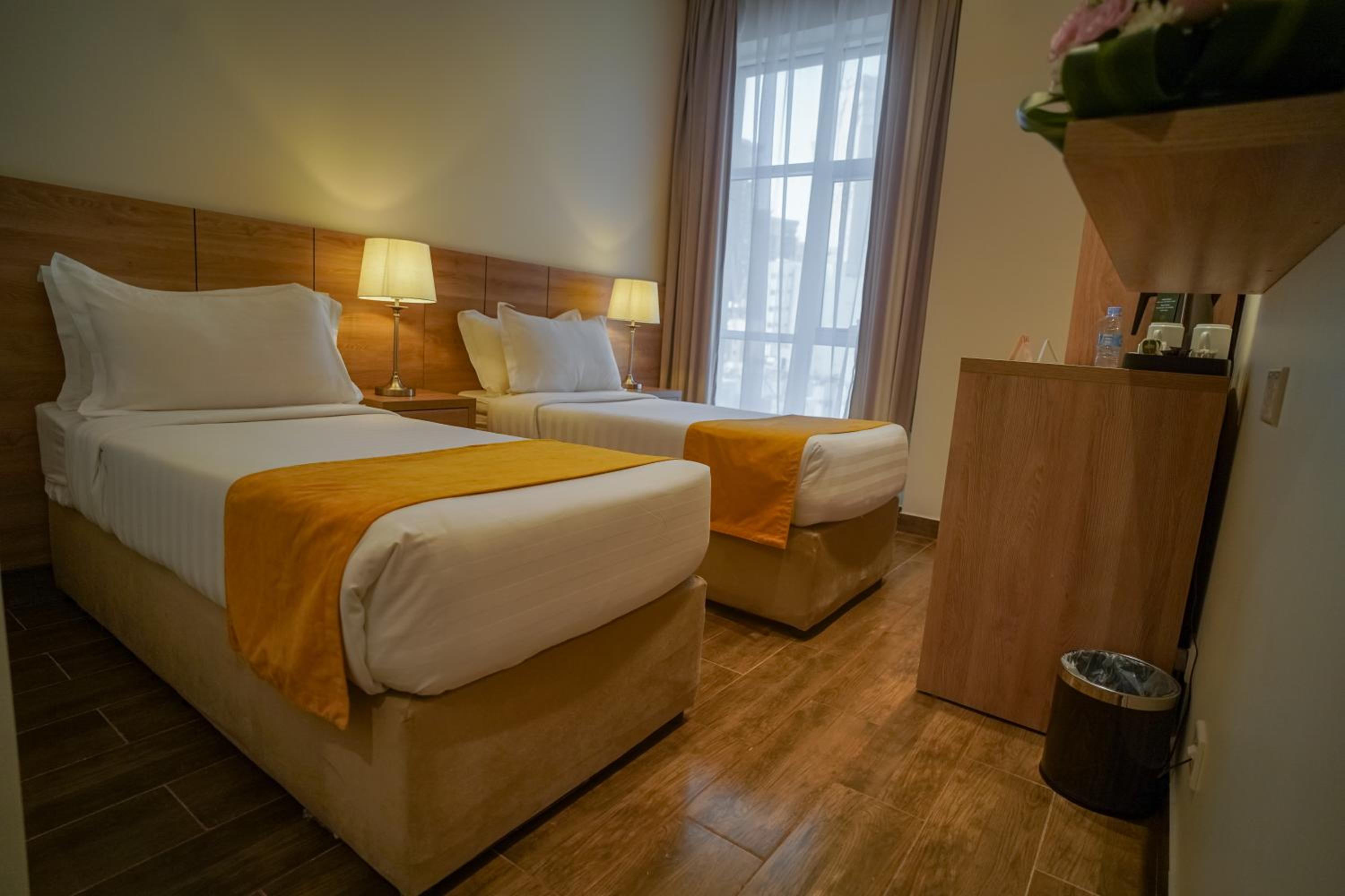 Twin Room - Photo 7