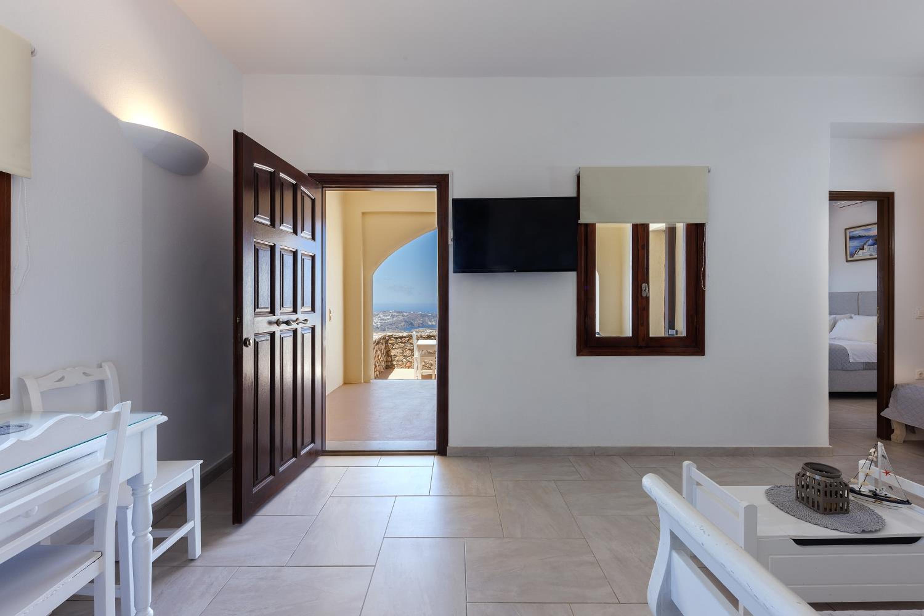 Standard Sea View Suite - Photo 2
