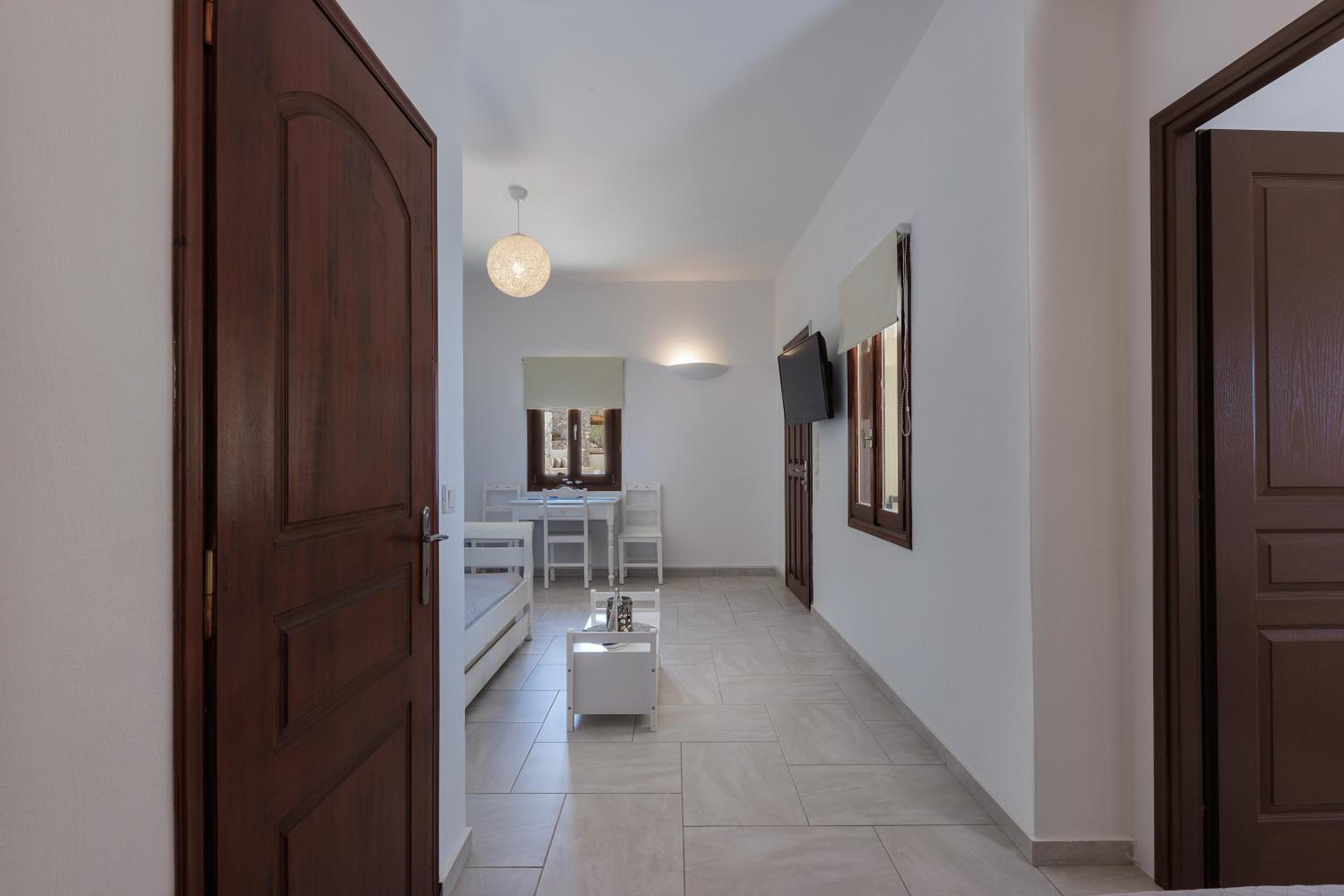 Standard Sea View Suite - Photo 8