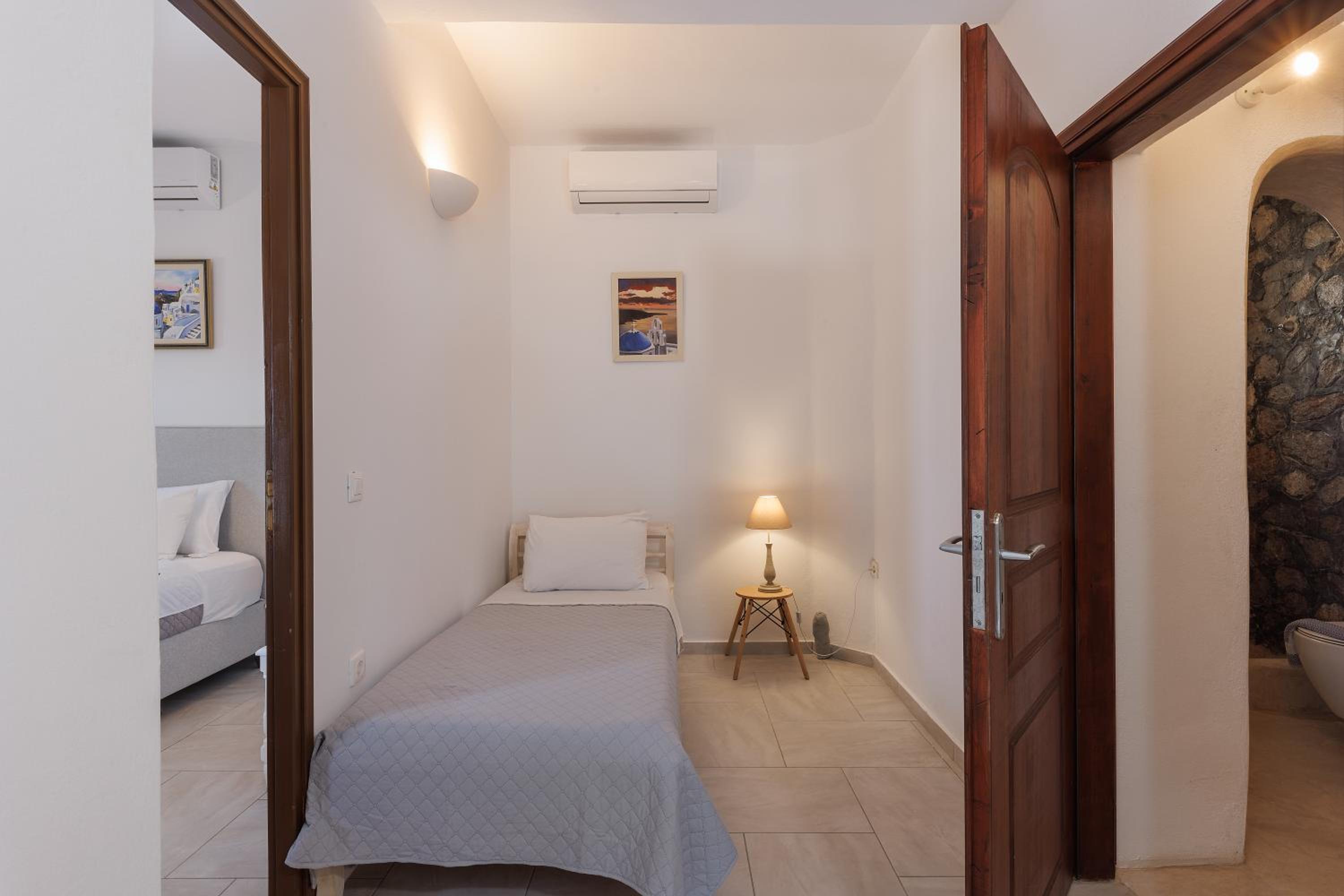 Standard Sea View Suite - Photo 10