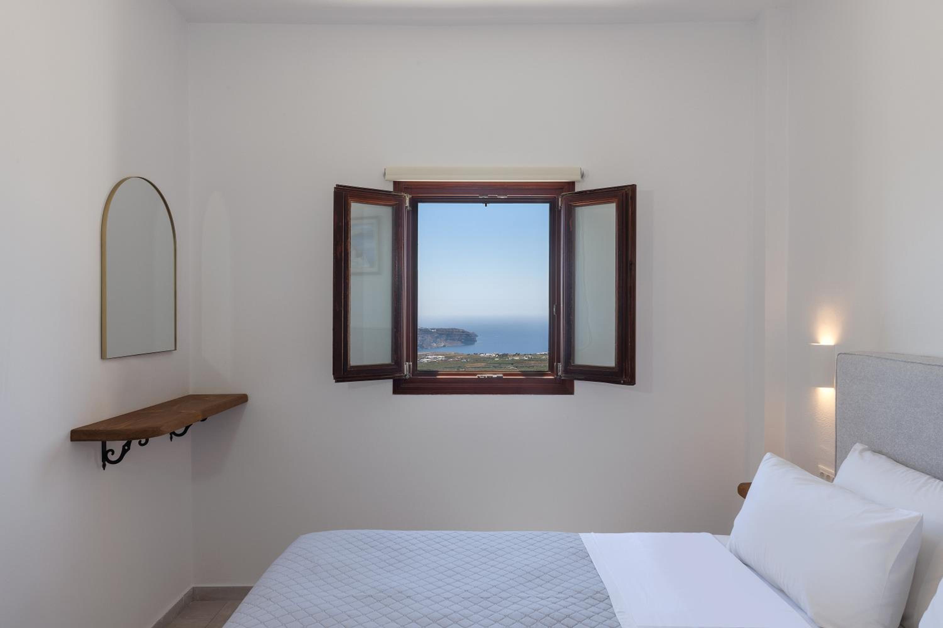 Standard Sea View Suite - Photo 18