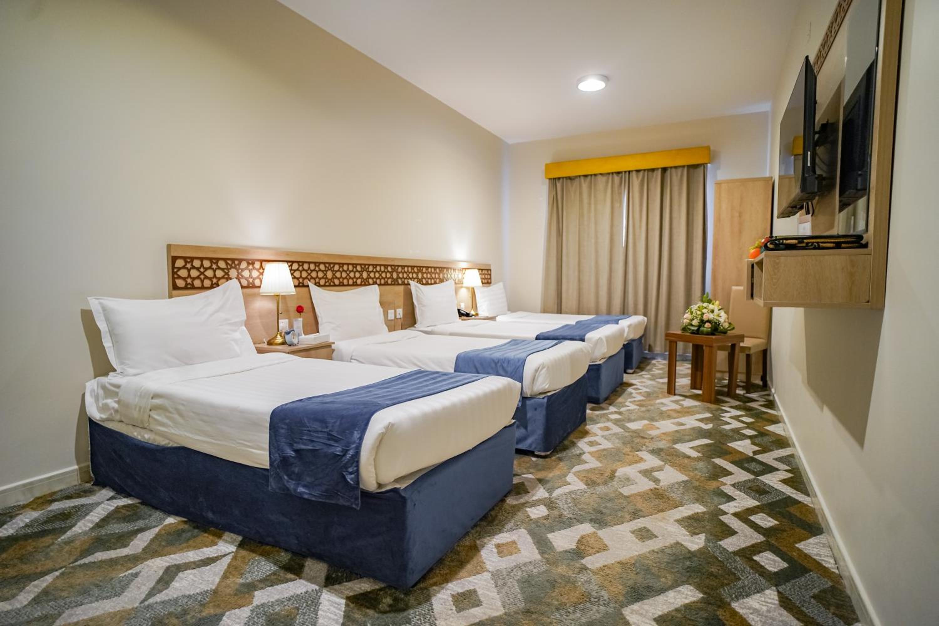 Quadruple Room - Photo 9