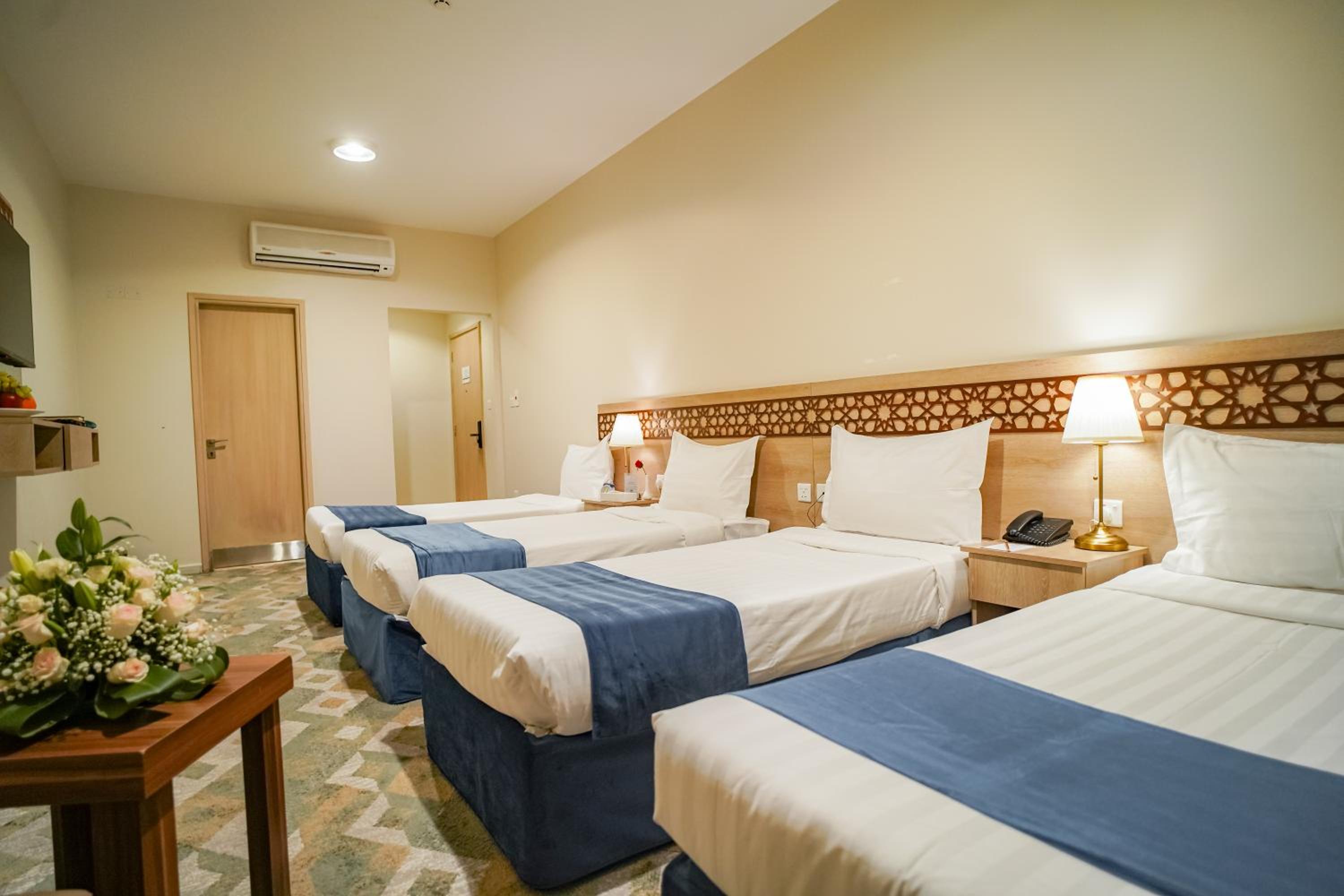 Quadruple Room - Photo 7