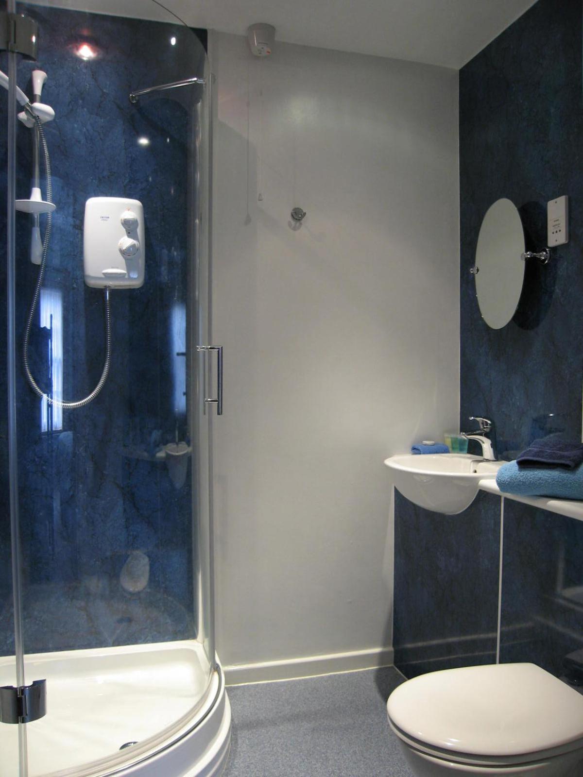 Double or Twin Room with Private Bathroom photo 2