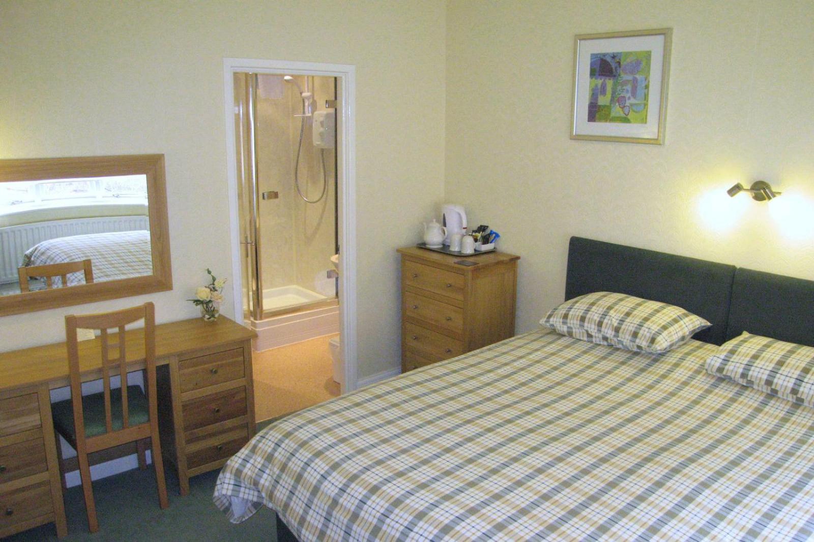 Double or Twin Room with Private Bathroom photo 3