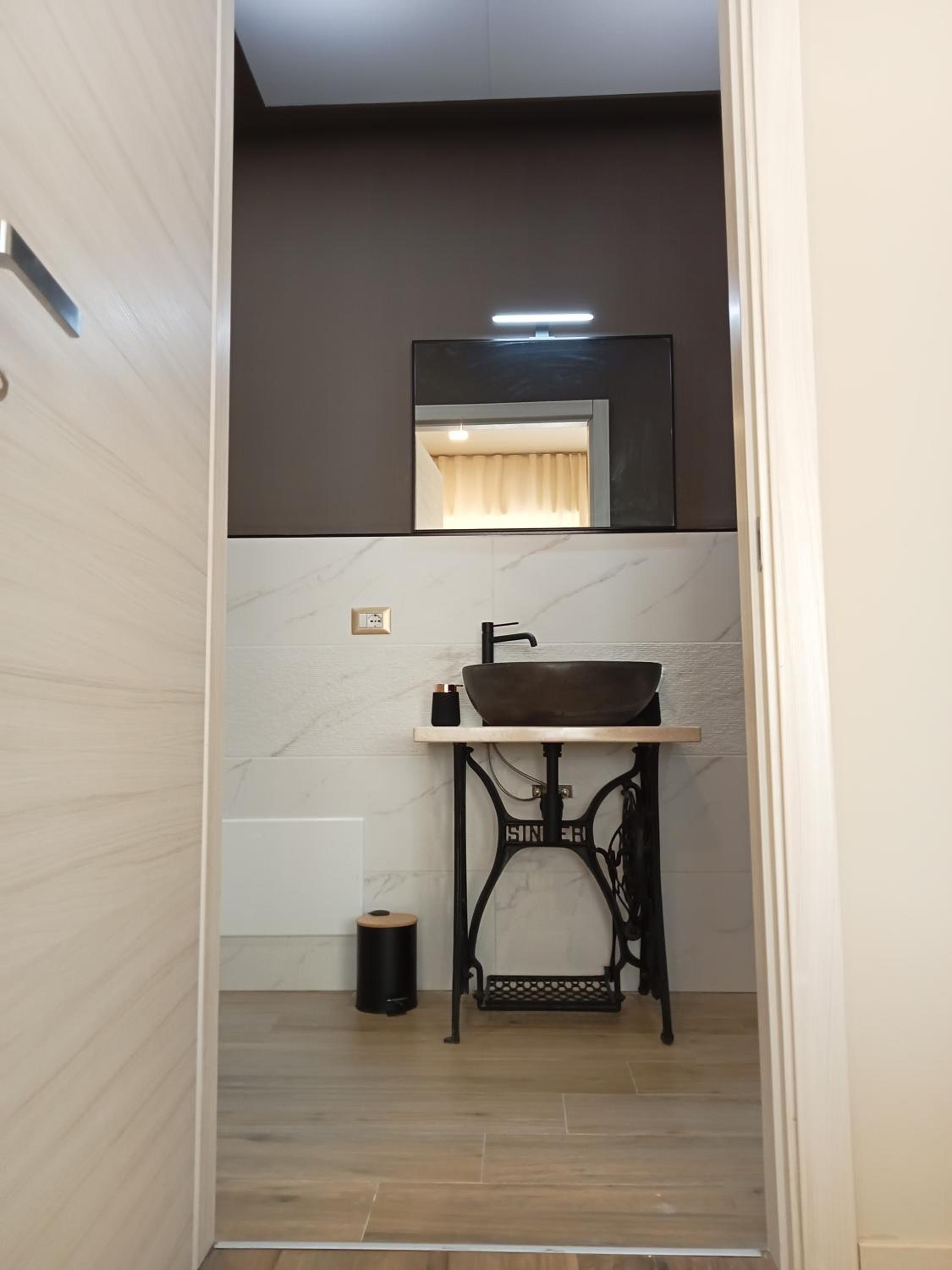 Double Room with Private Bathroom photo 2