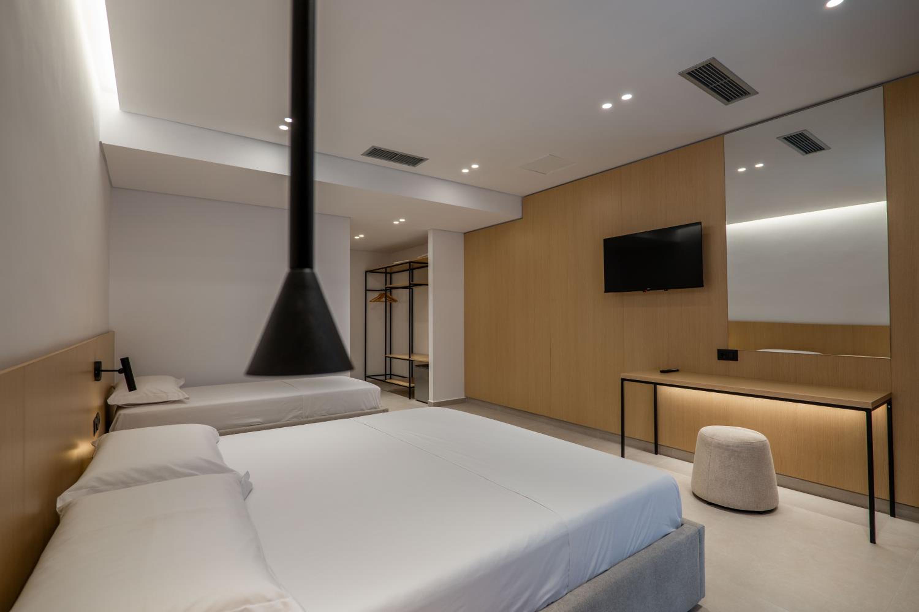 Deluxe Triple Room photo 3