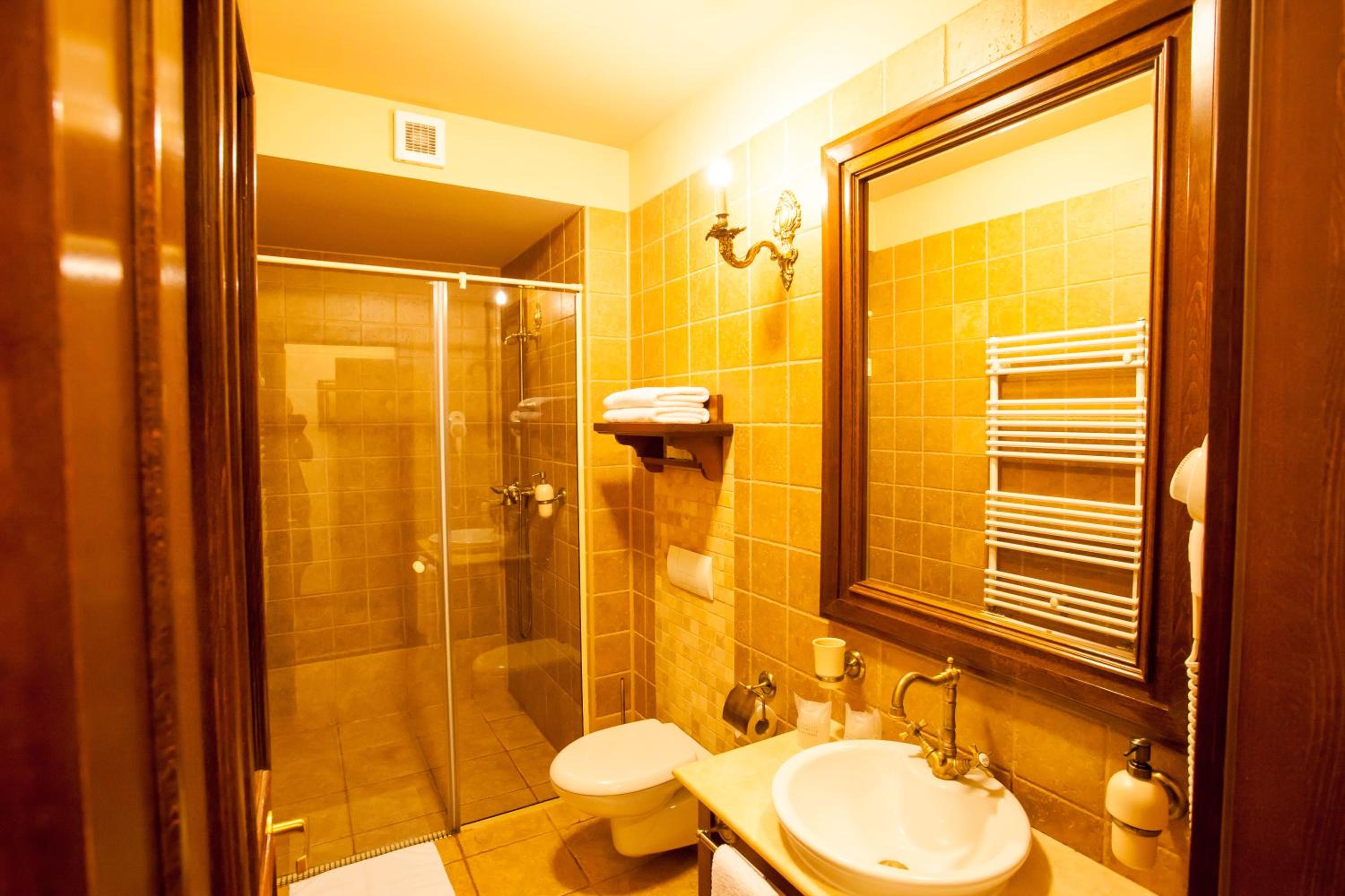 Double Room - Photo 3