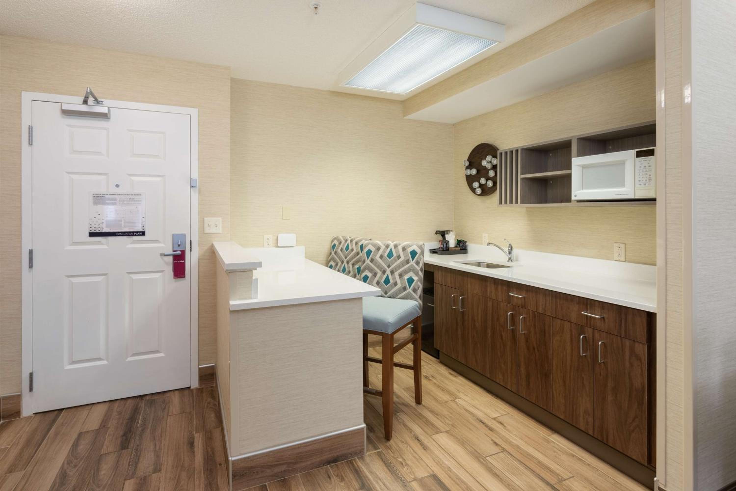 One-Bedroom King Suite - Non-Smoking - Photo 5
