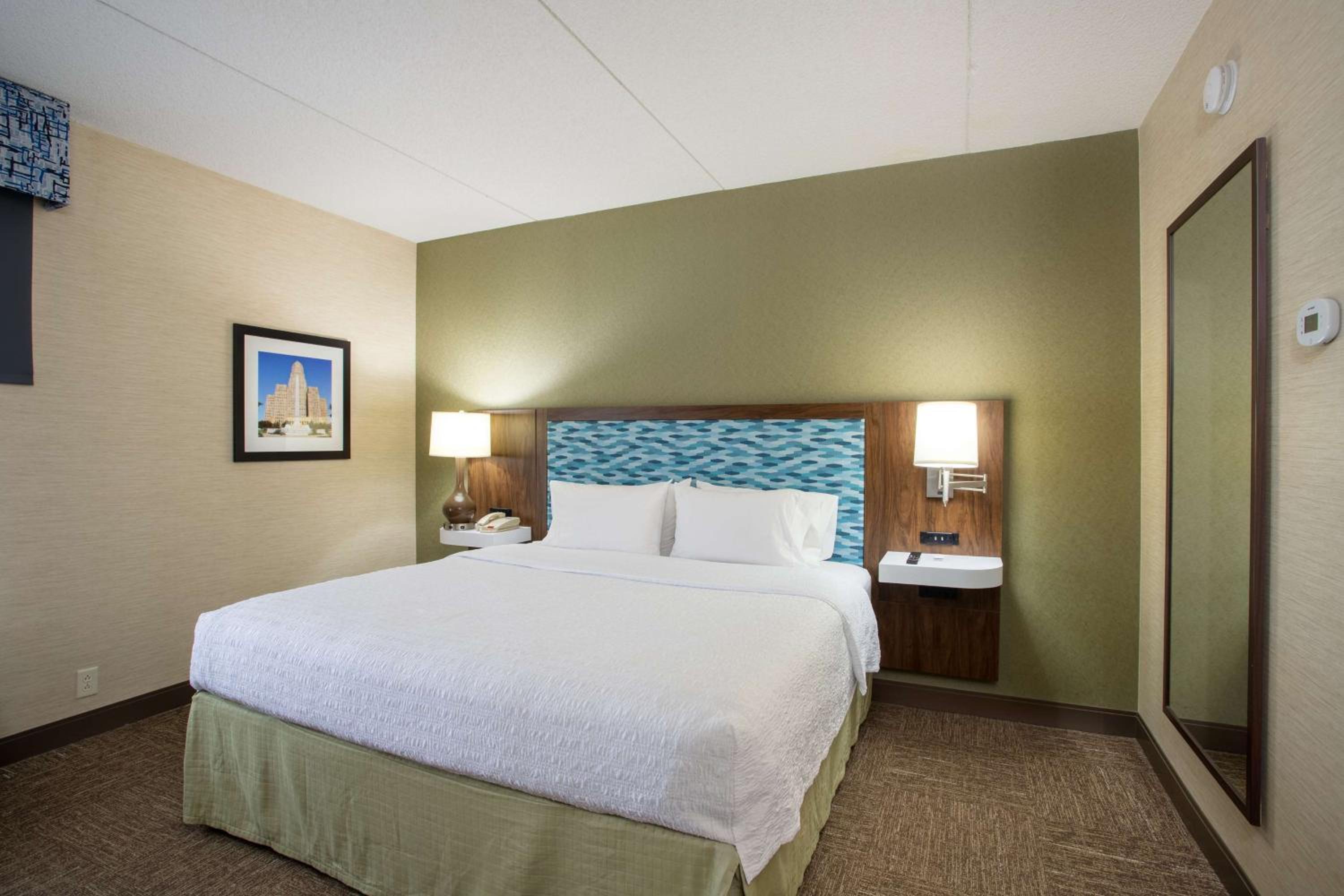 One-Bedroom King Suite - Non-Smoking - Photo 1